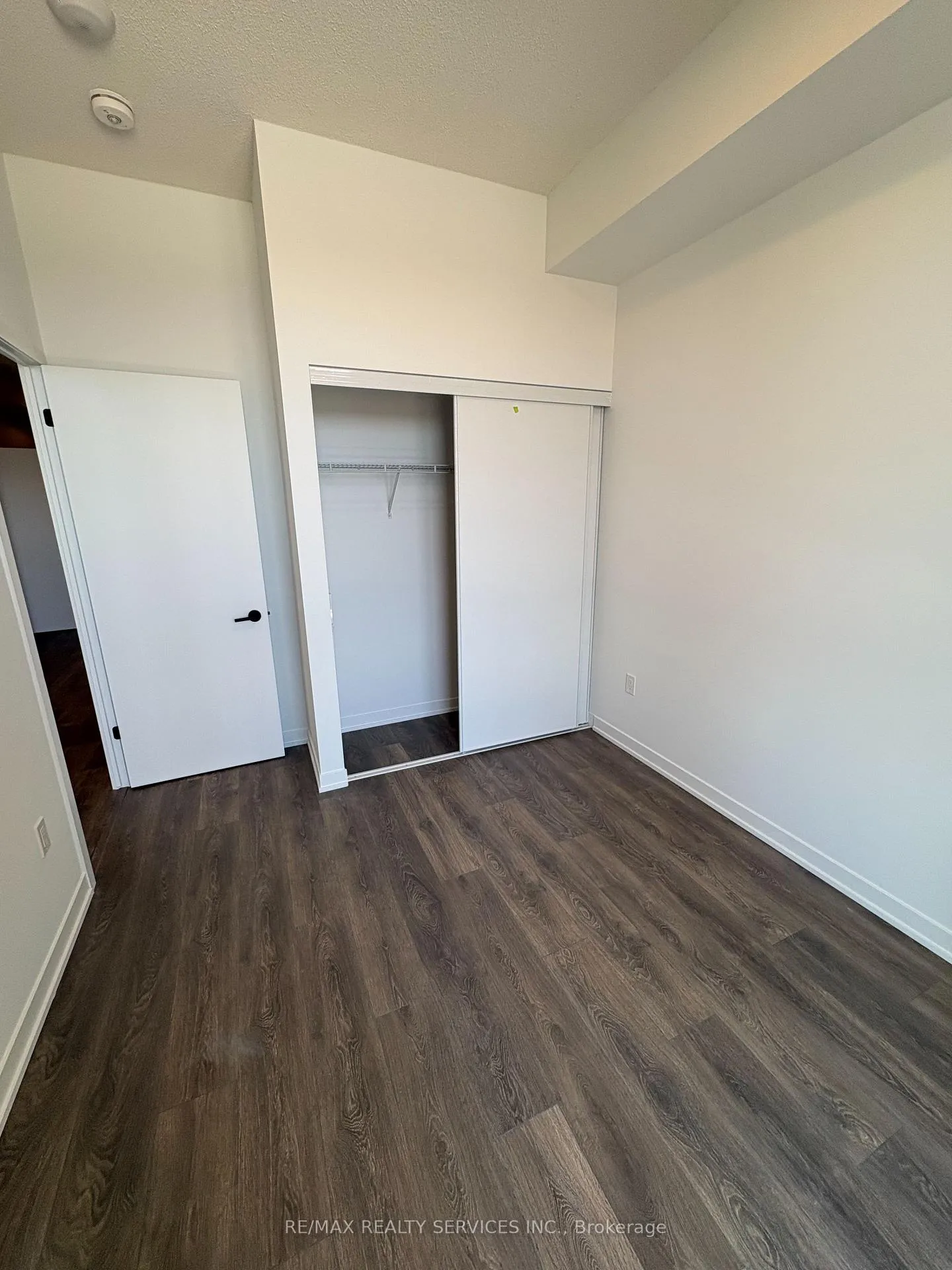 Photo 11 of Unit D308, 4878 Powers Common, Burlington, Appleby — HOMEH