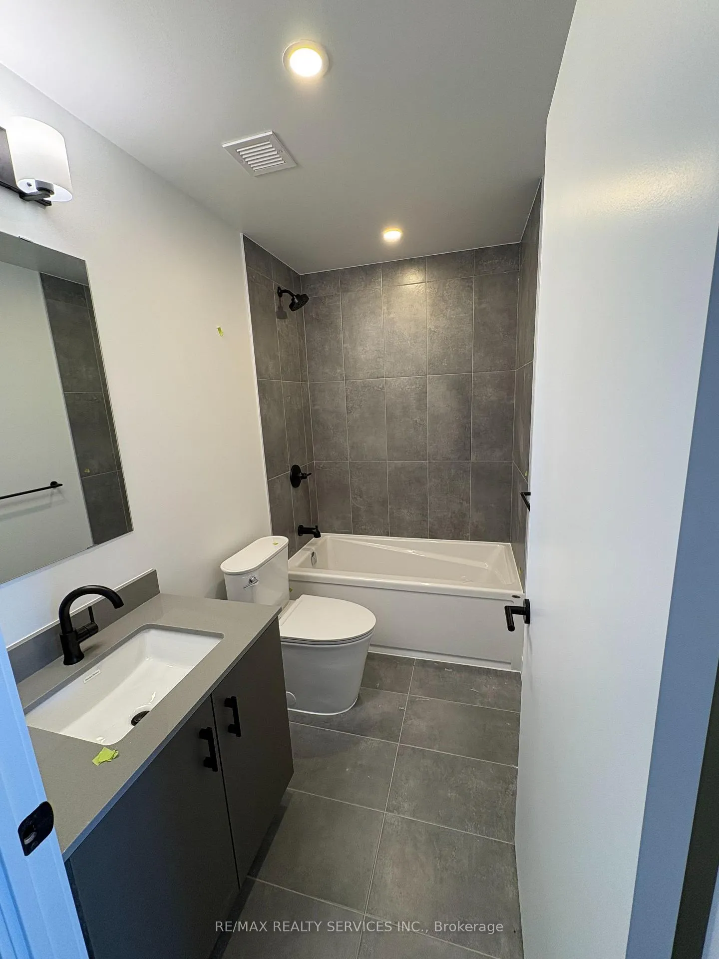 Photo 13 of Unit D308, 4878 Powers Common, Burlington, Appleby — HOMEH
