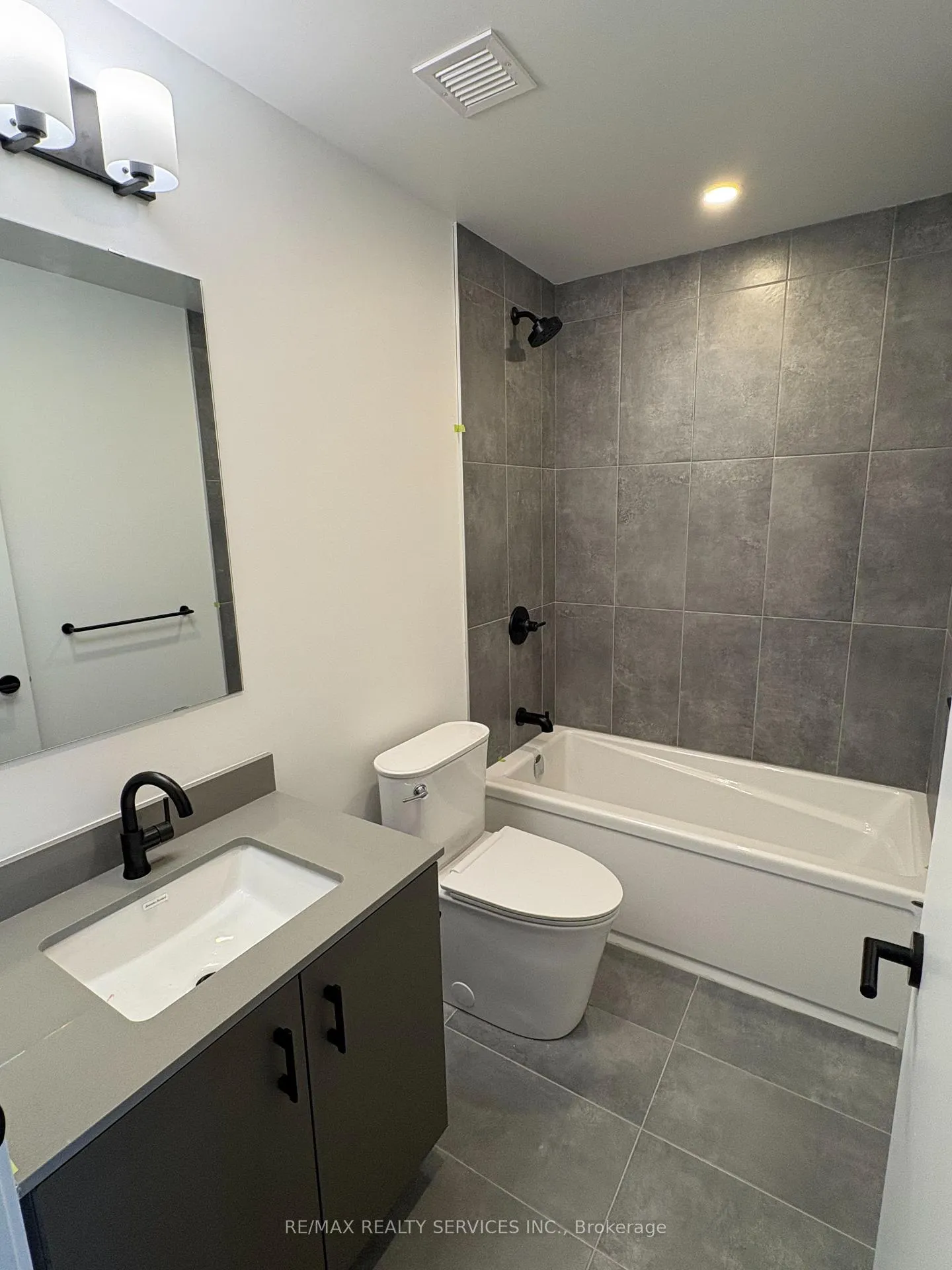 Photo 17 of Unit D308, 4878 Powers Common, Burlington, Appleby — HOMEH