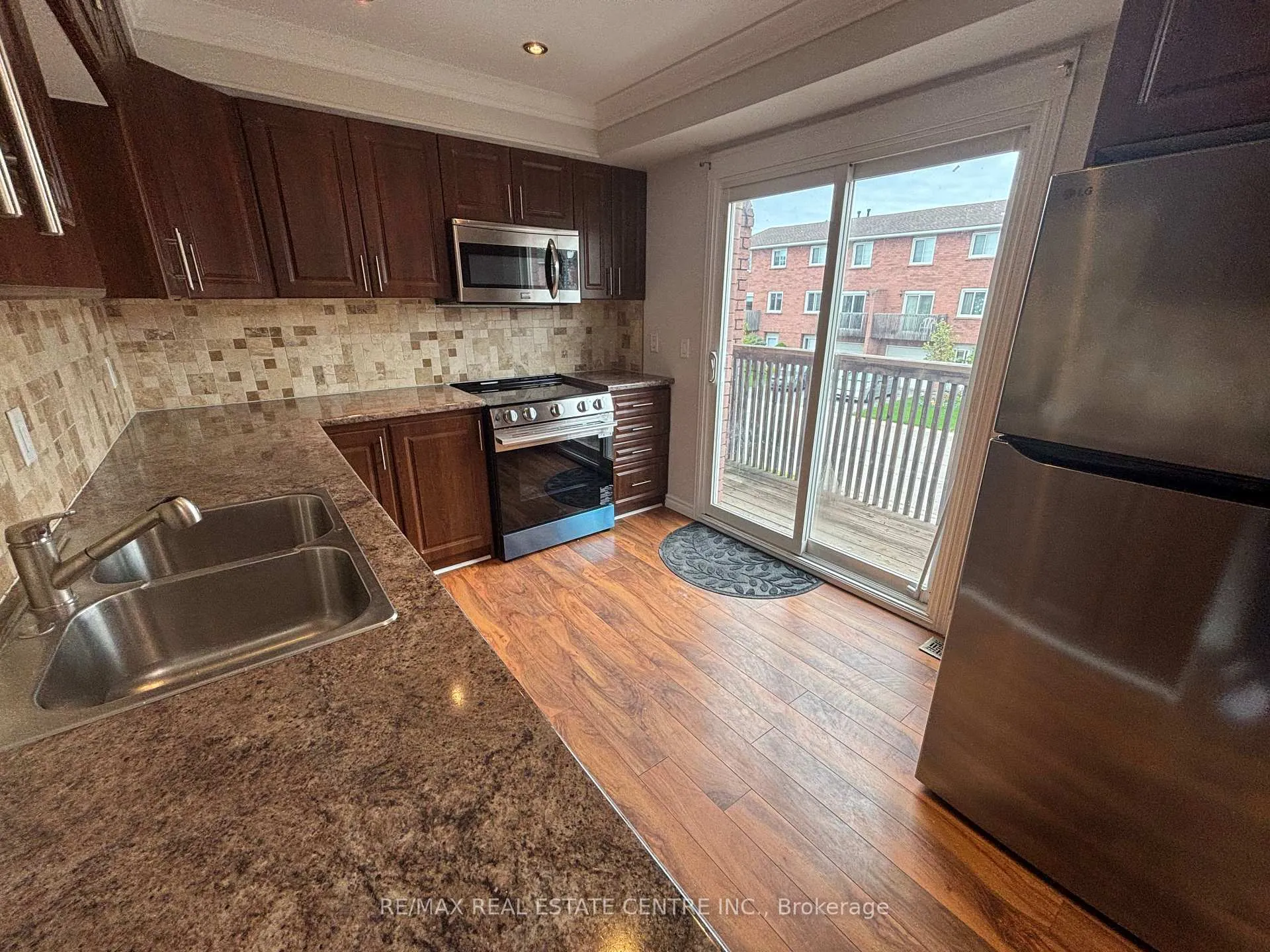 Photo 11 of Unit 9, 29 Heritage Drive, Hamilton, Stoney Creek — HOMEH