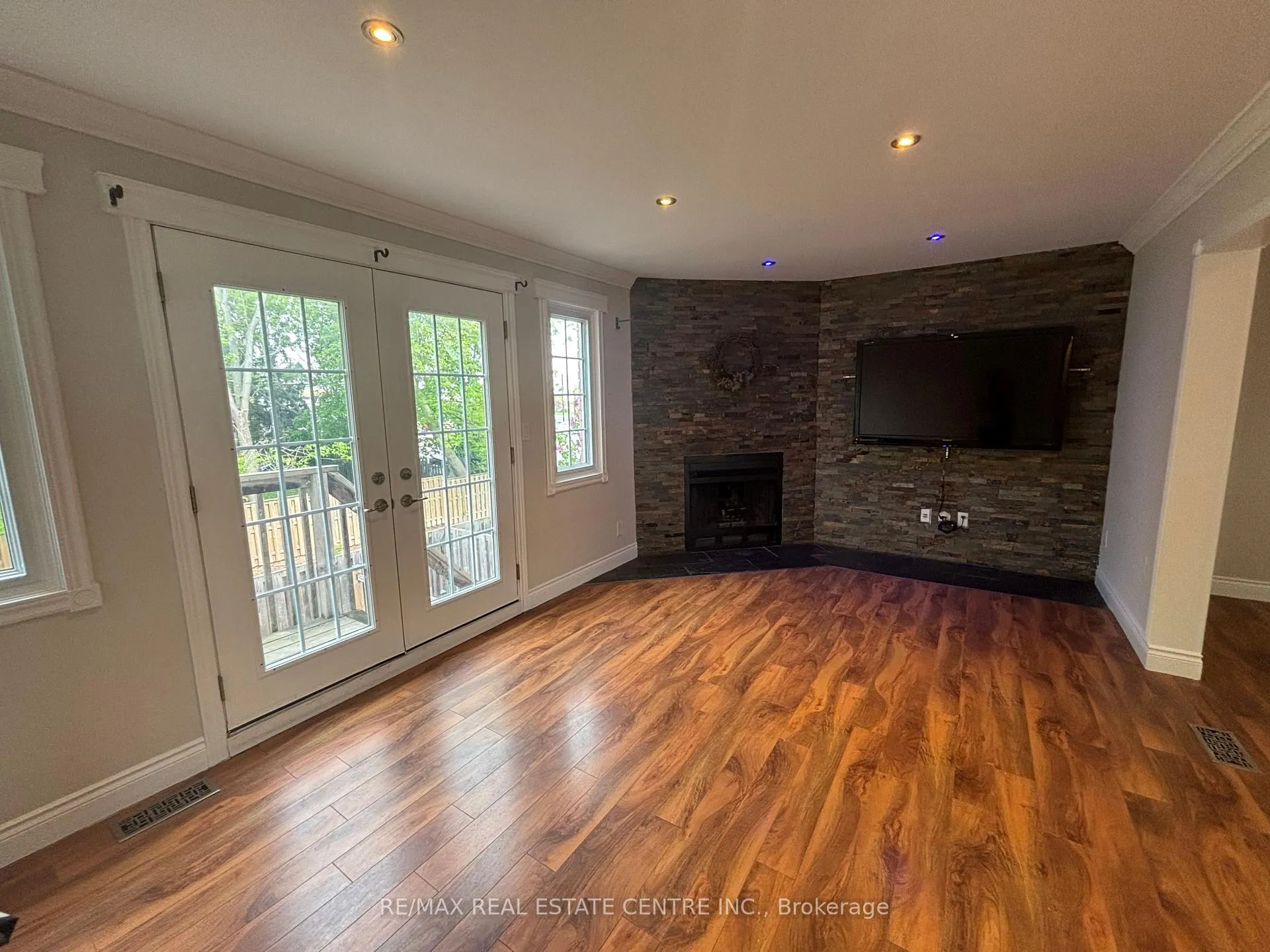 Photo 18 of Unit 9, 29 Heritage Drive, Hamilton, Stoney Creek — HOMEH