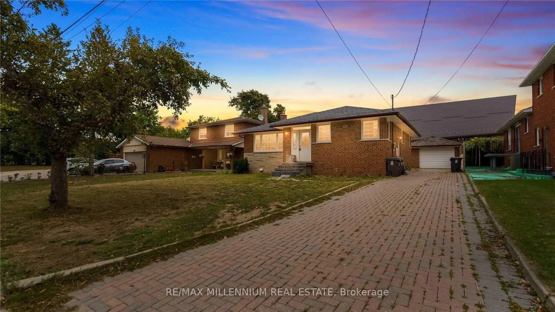 Photo 1 of 3 Jasmine Road, North York, Humbermede — HOMEH