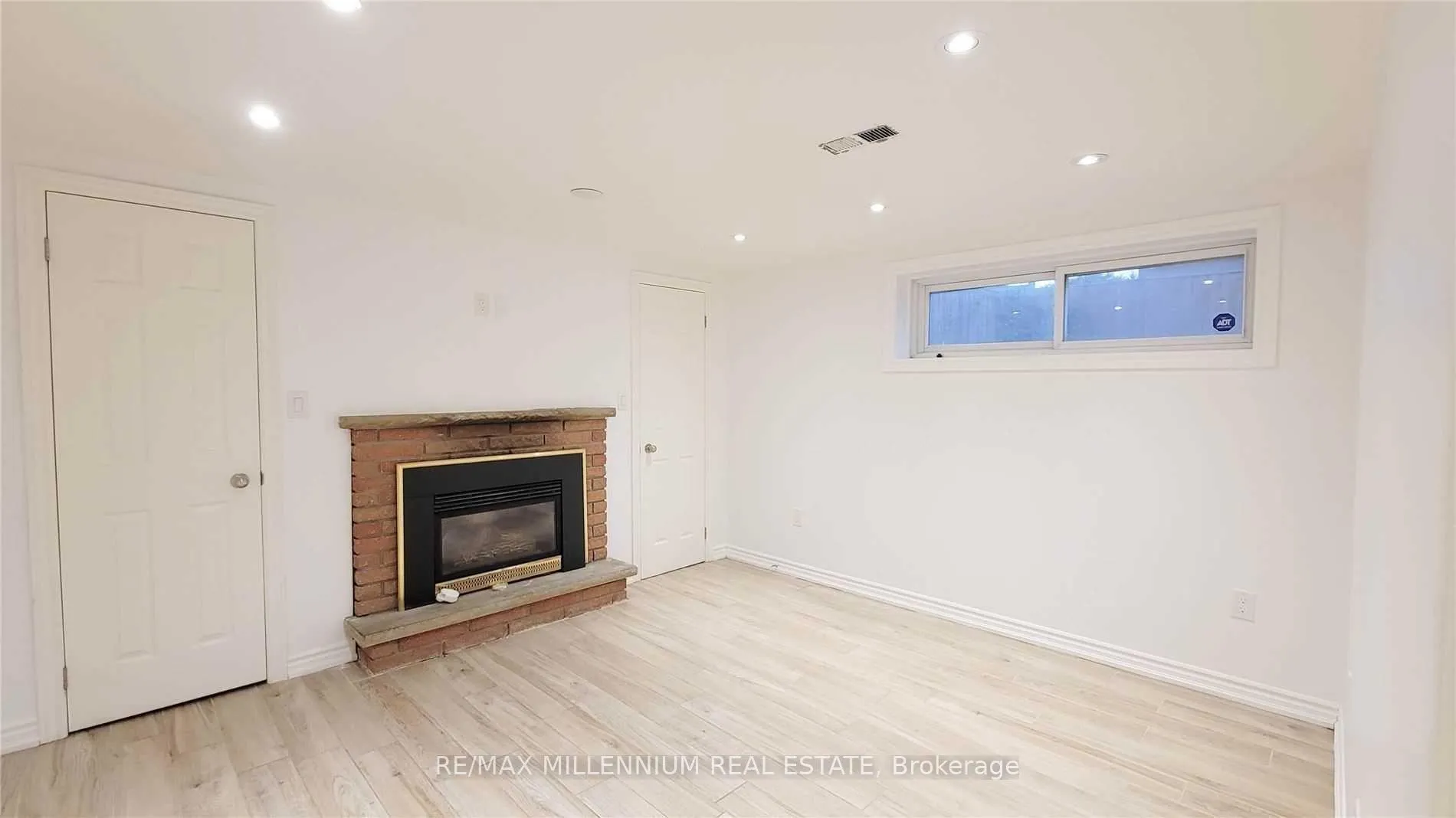 Photo 12 of 3 Jasmine Road, North York, Humbermede — HOMEH