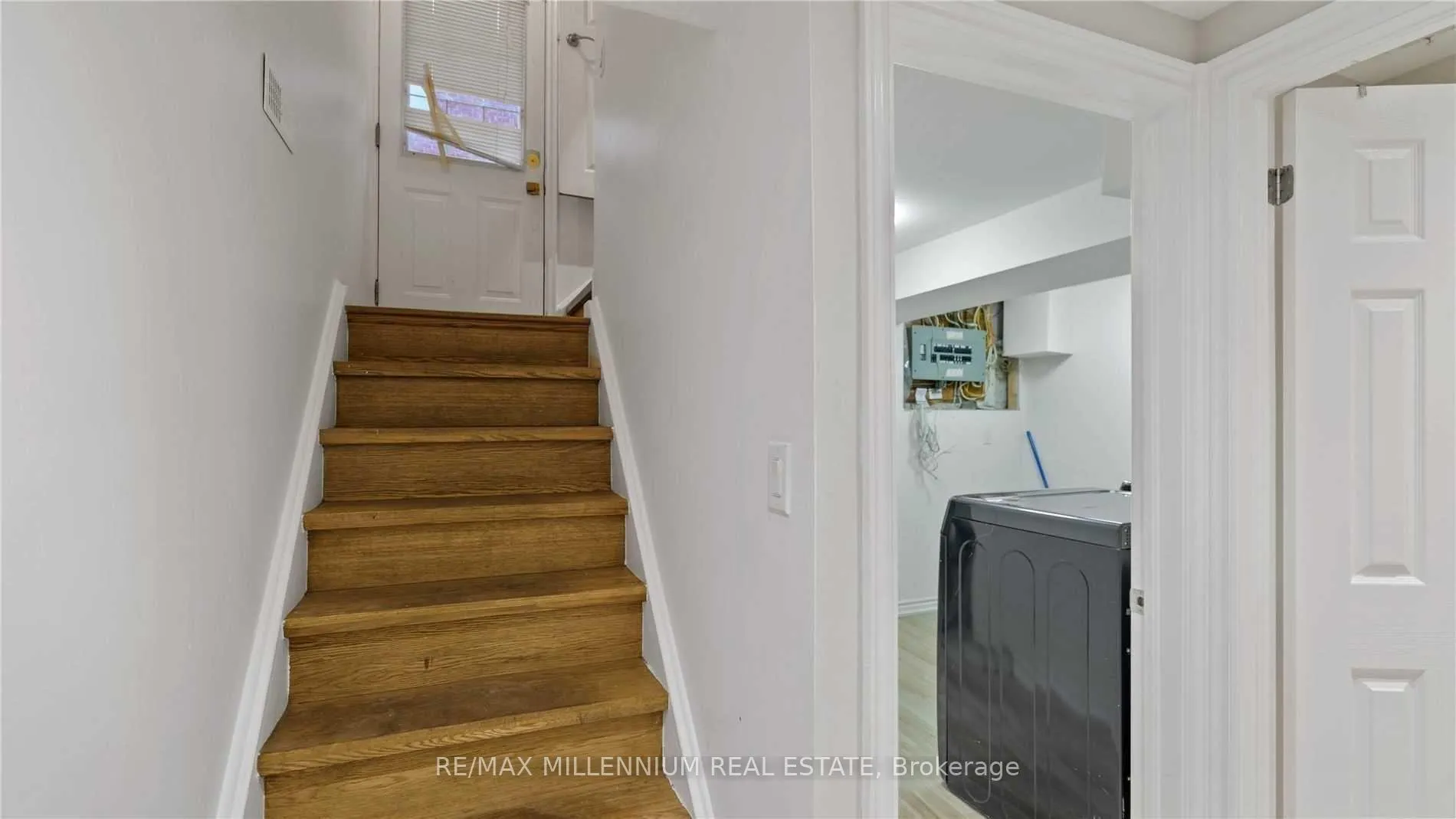 Photo 23 of 3 Jasmine Road, North York, Humbermede — HOMEH