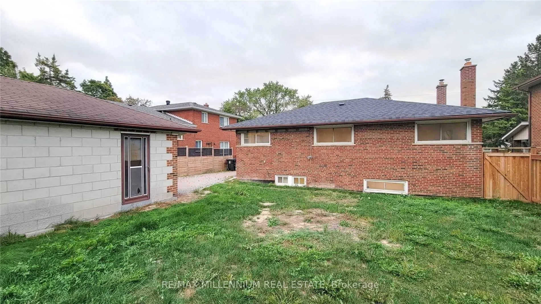 Photo 24 of 3 Jasmine Road, North York, Humbermede — HOMEH