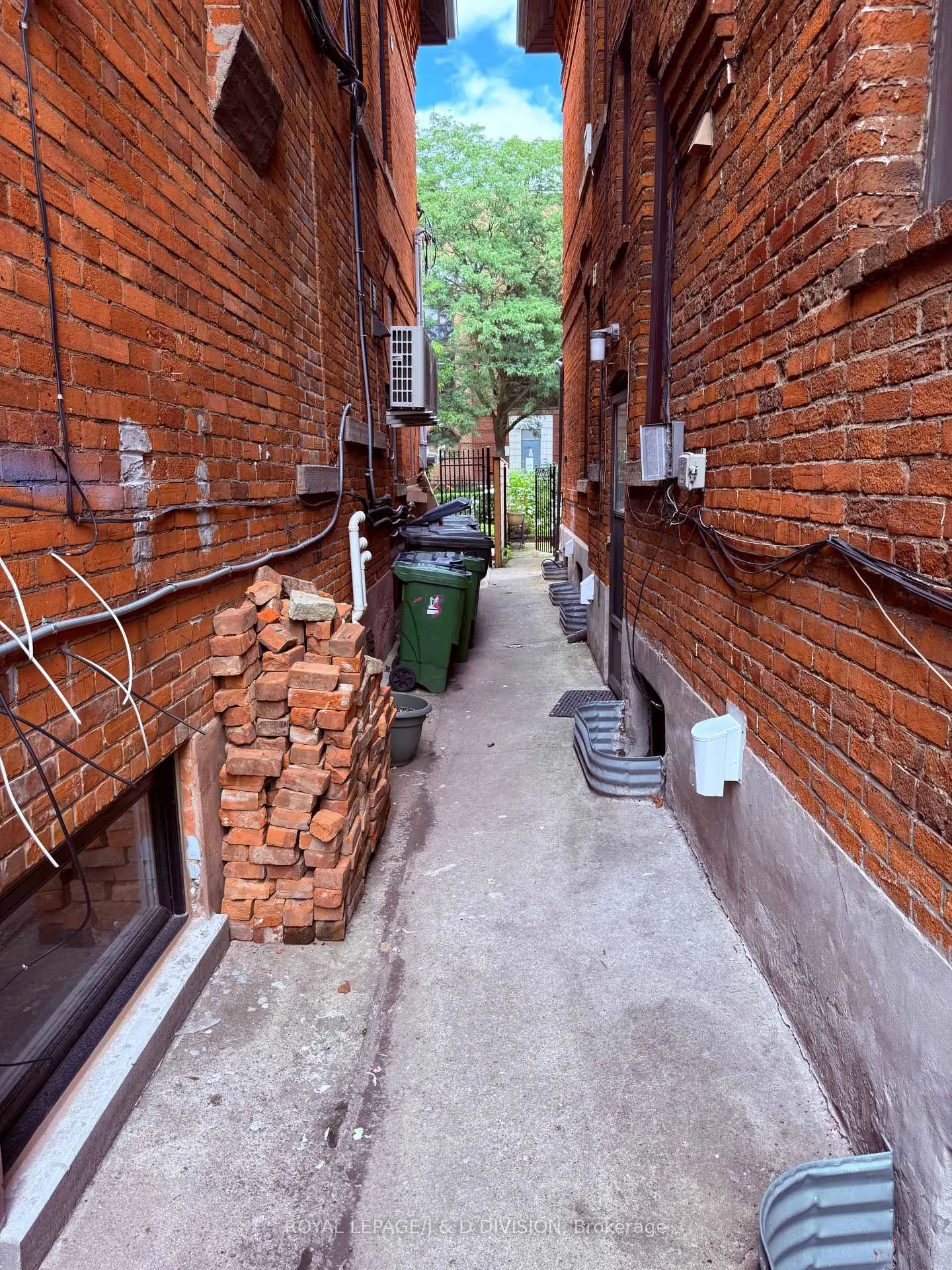 Photo 16 of Unit Rear, 43 Cecil Street, Toronto, Kensington-Chinatown — HOMEH