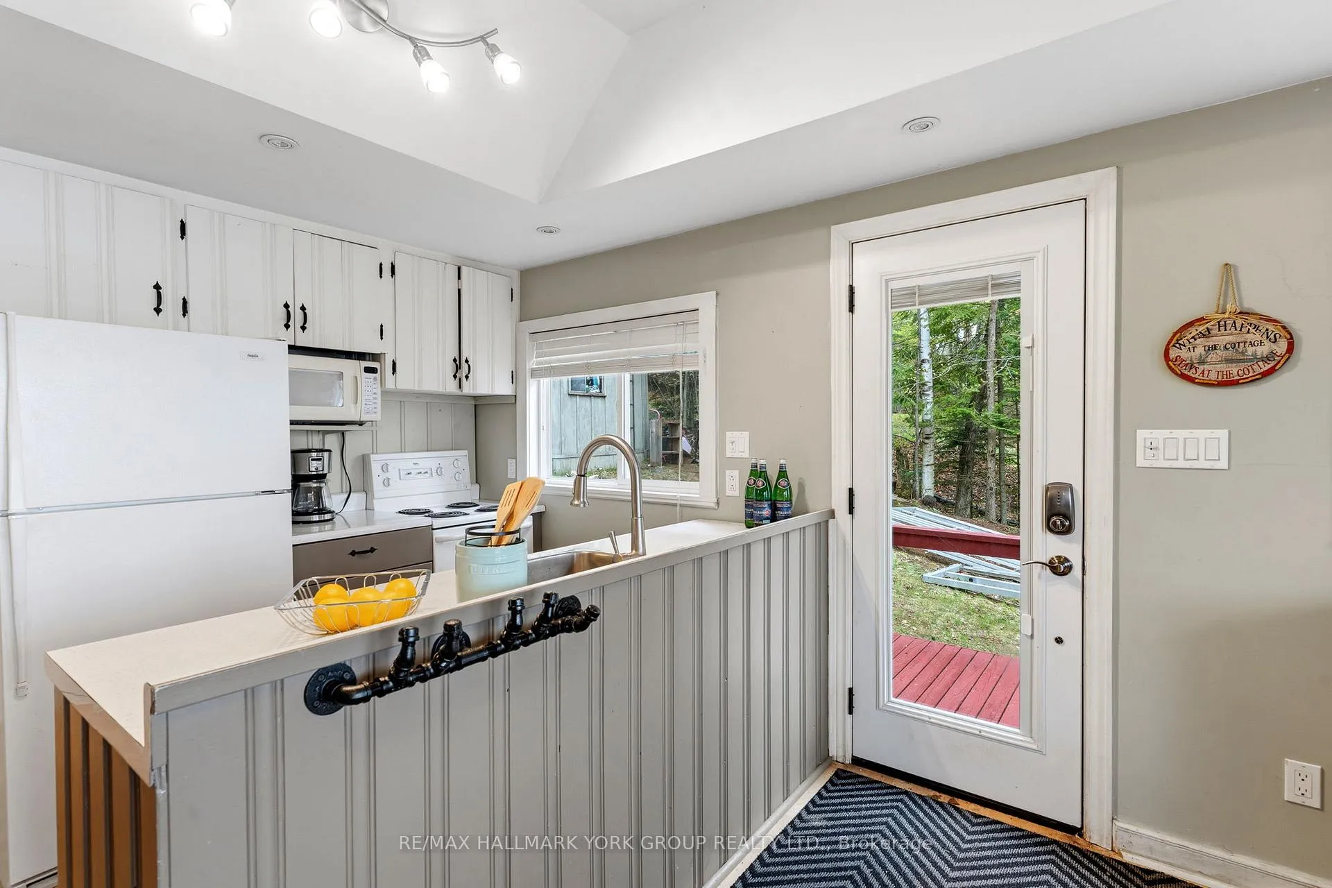 Photo 6 of 1040 Ted Carr Lane, Algonquin Highlands, Stanhope — HOMEH