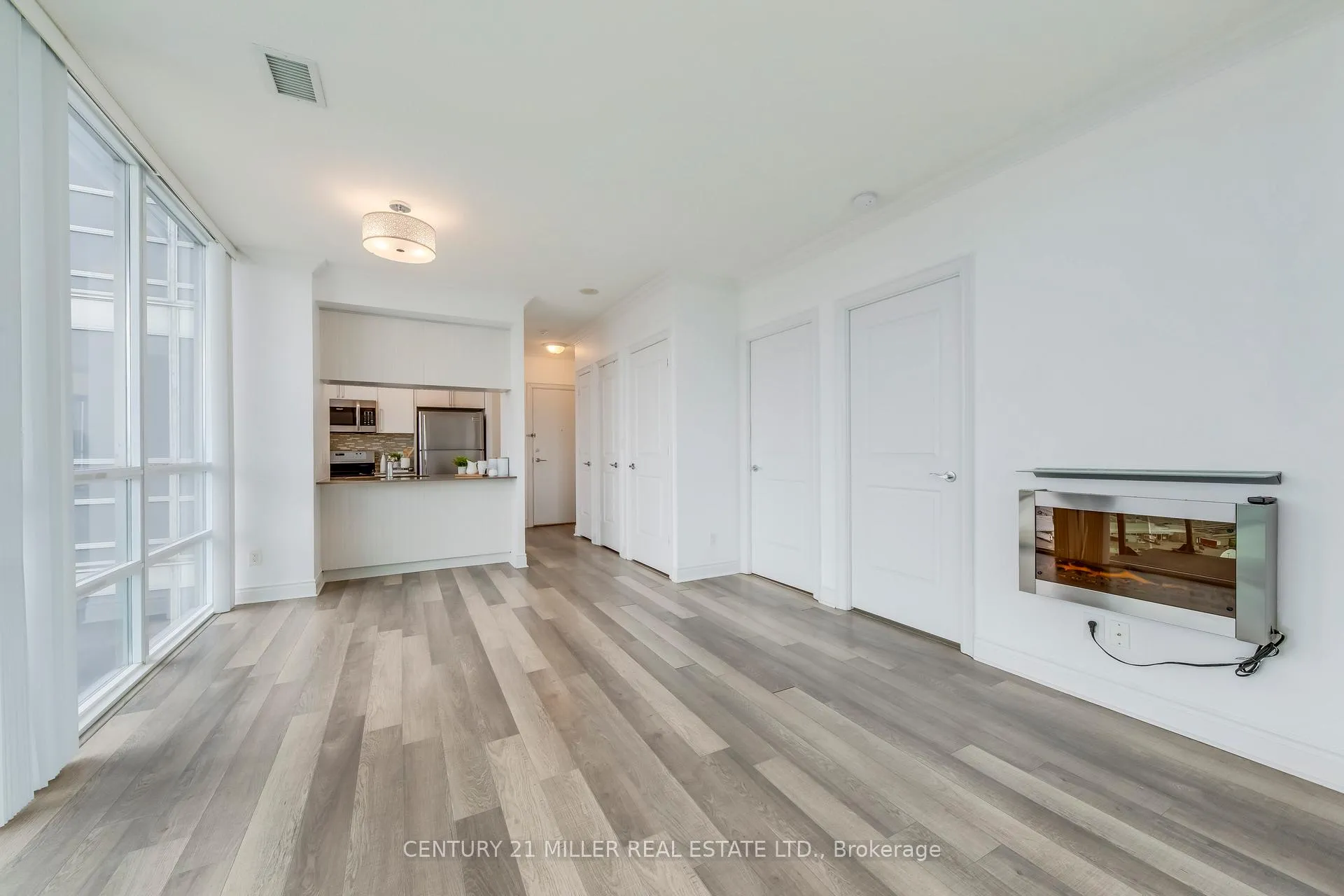 Photo 8 of Unit 2002, 16 Brookers Lane, Etobicoke, Mimico — HOMEH