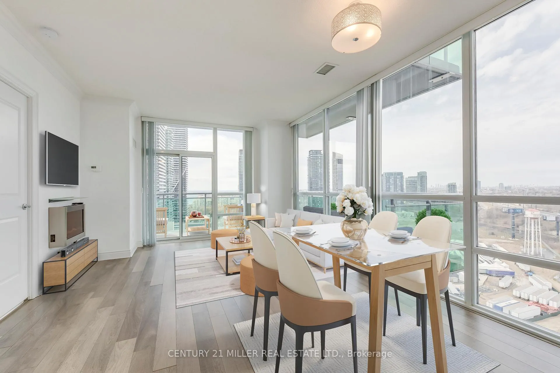 Photo 9 of Unit 2002, 16 Brookers Lane, Etobicoke, Mimico — HOMEH