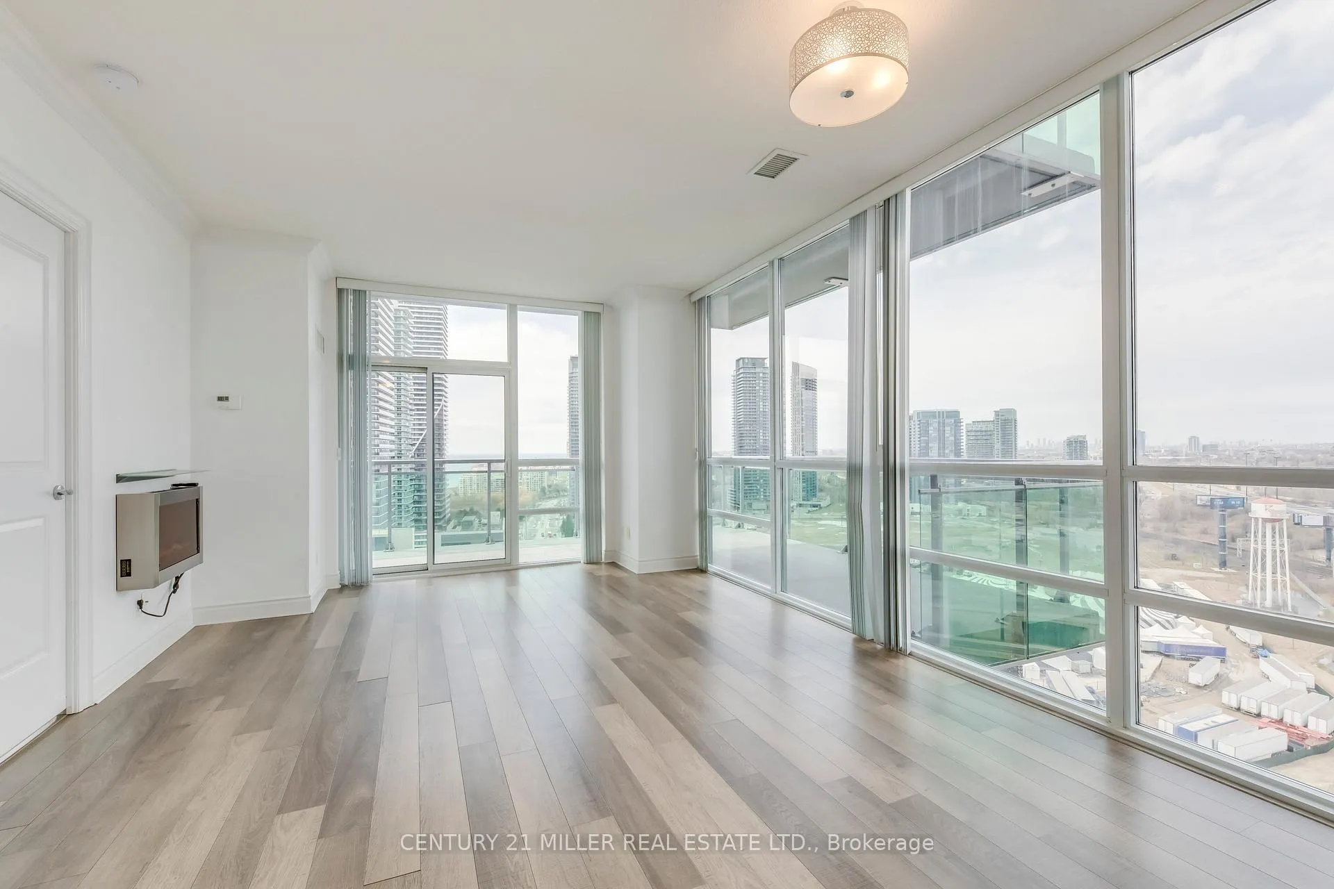 Photo 10 of Unit 2002, 16 Brookers Lane, Etobicoke, Mimico — HOMEH