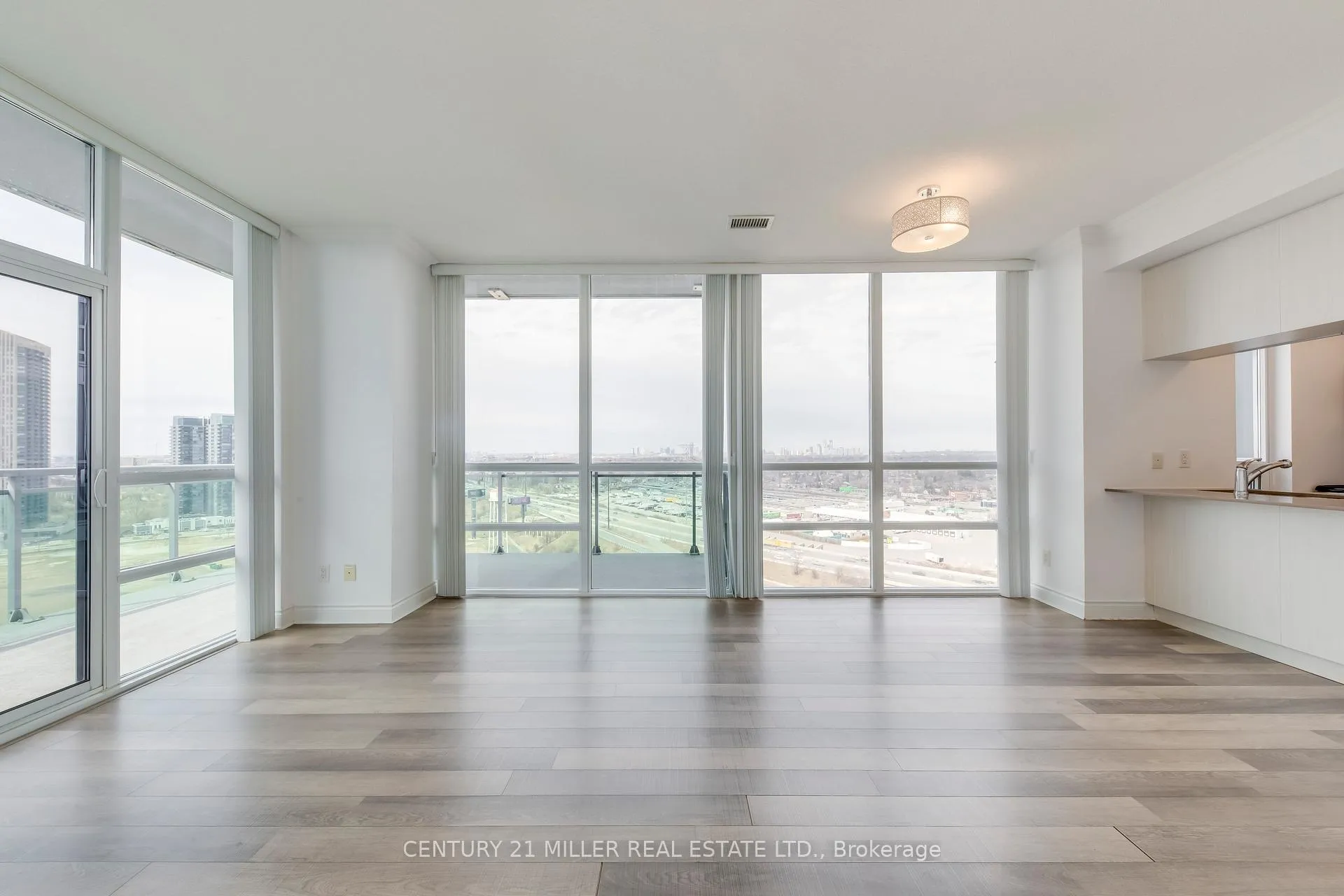 Photo 12 of Unit 2002, 16 Brookers Lane, Etobicoke, Mimico — HOMEH