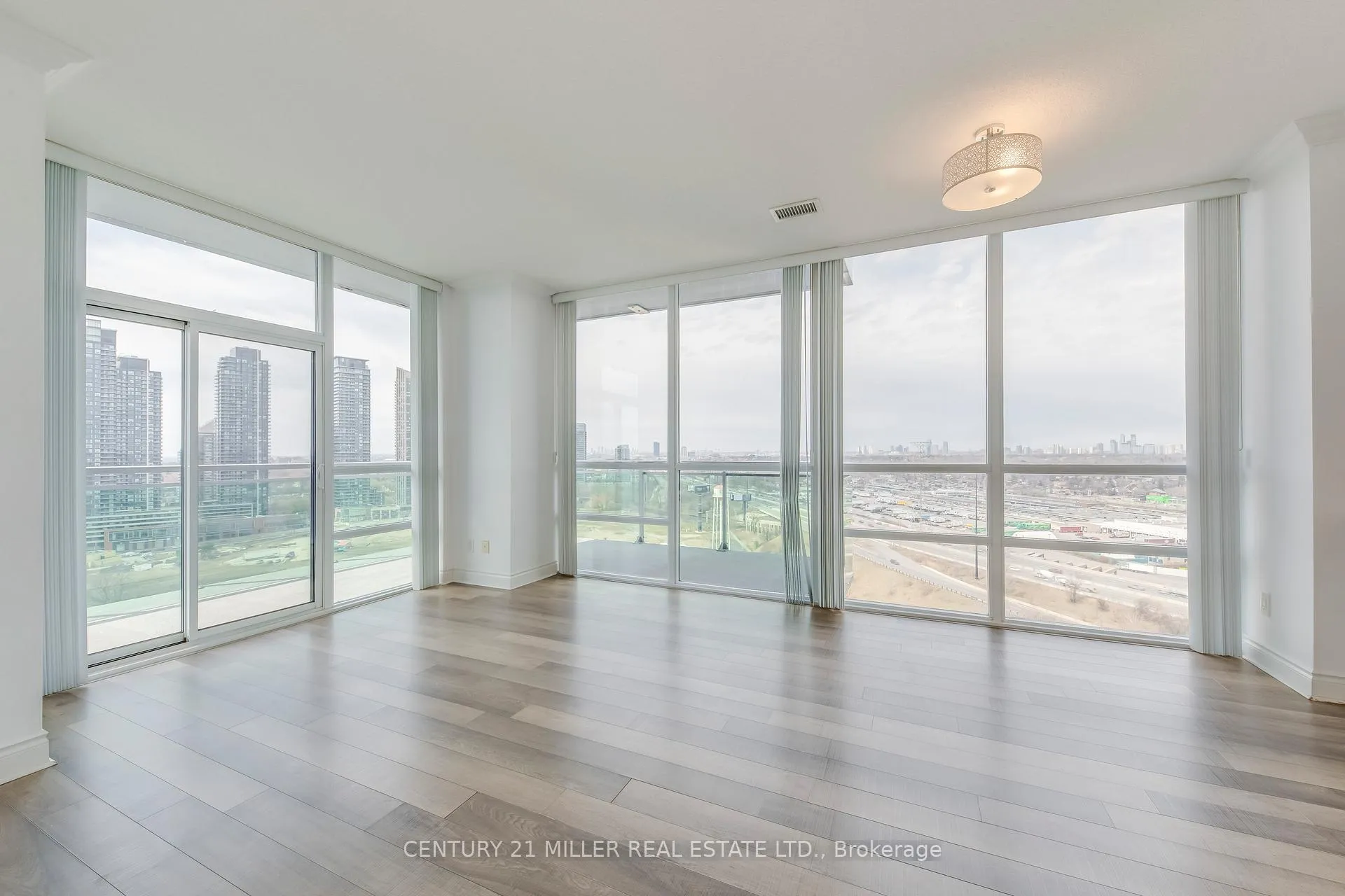 Photo 13 of Unit 2002, 16 Brookers Lane, Etobicoke, Mimico — HOMEH