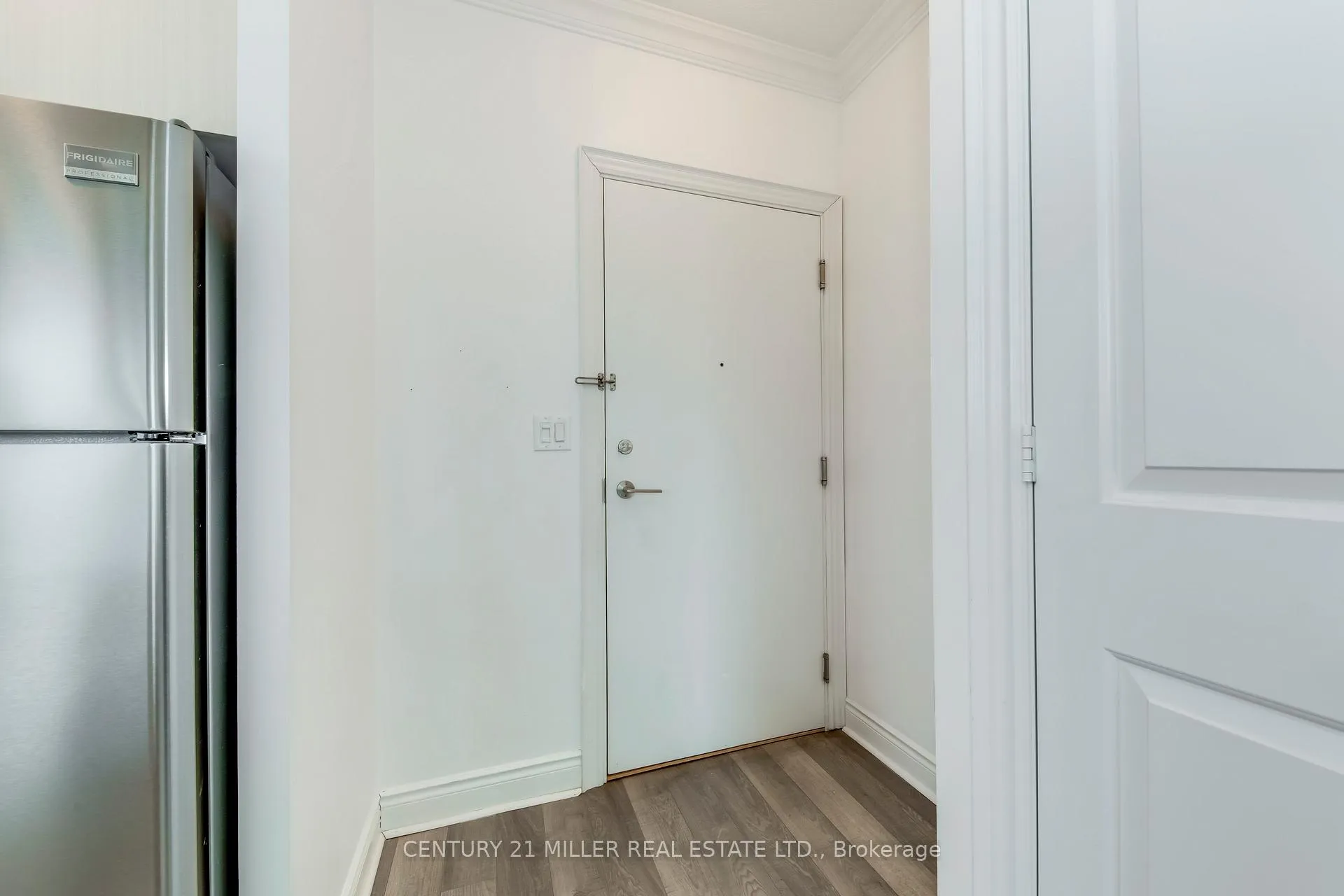 Photo 20 of Unit 2002, 16 Brookers Lane, Etobicoke, Mimico — HOMEH