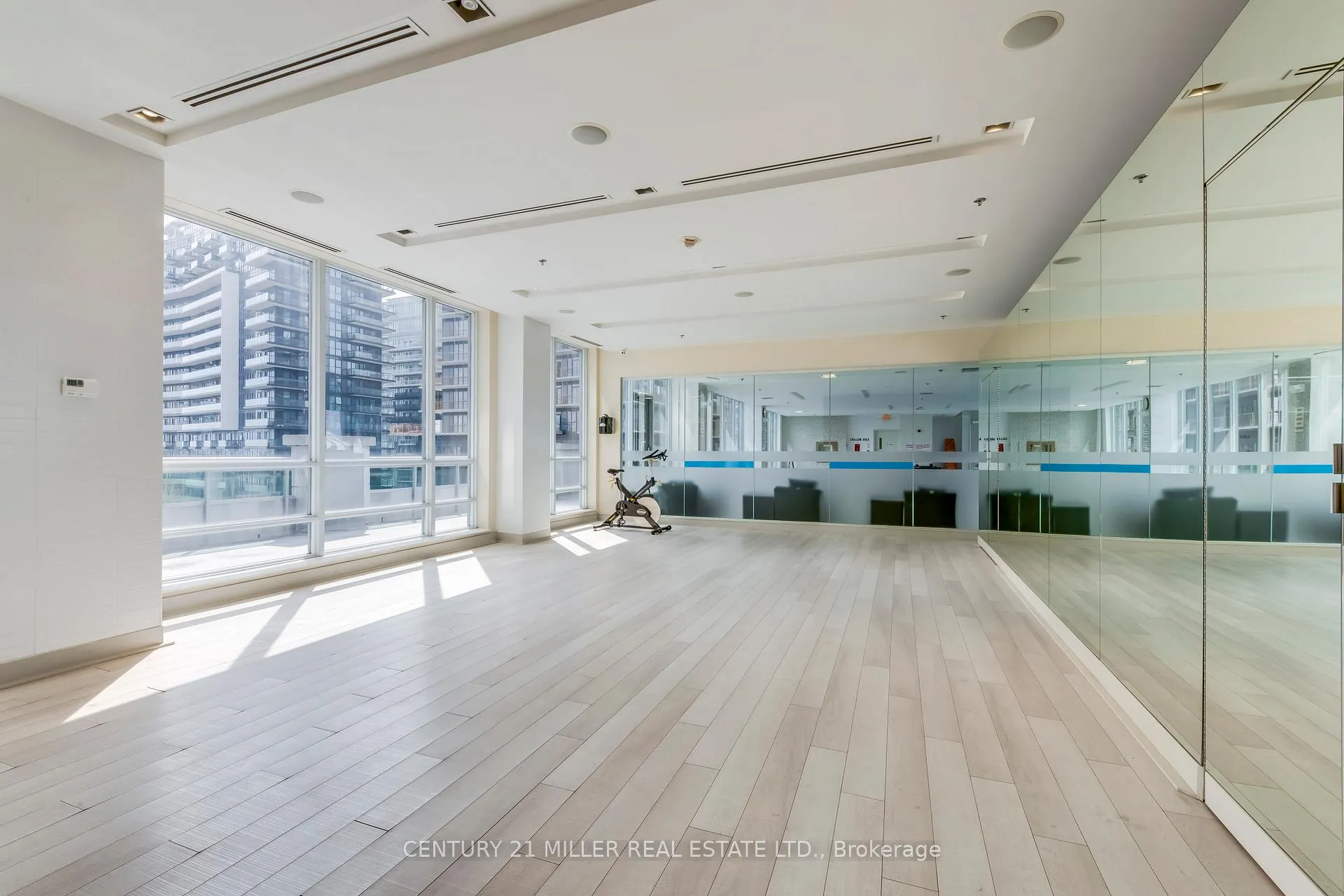 Photo 32 of Unit 2002, 16 Brookers Lane, Etobicoke, Mimico — HOMEH