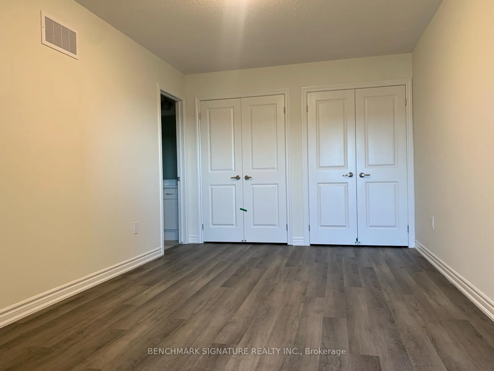 Photo 5 of 23 Thomas Frisby Jr Crescent, Markham, Victoria Square — HOMEH