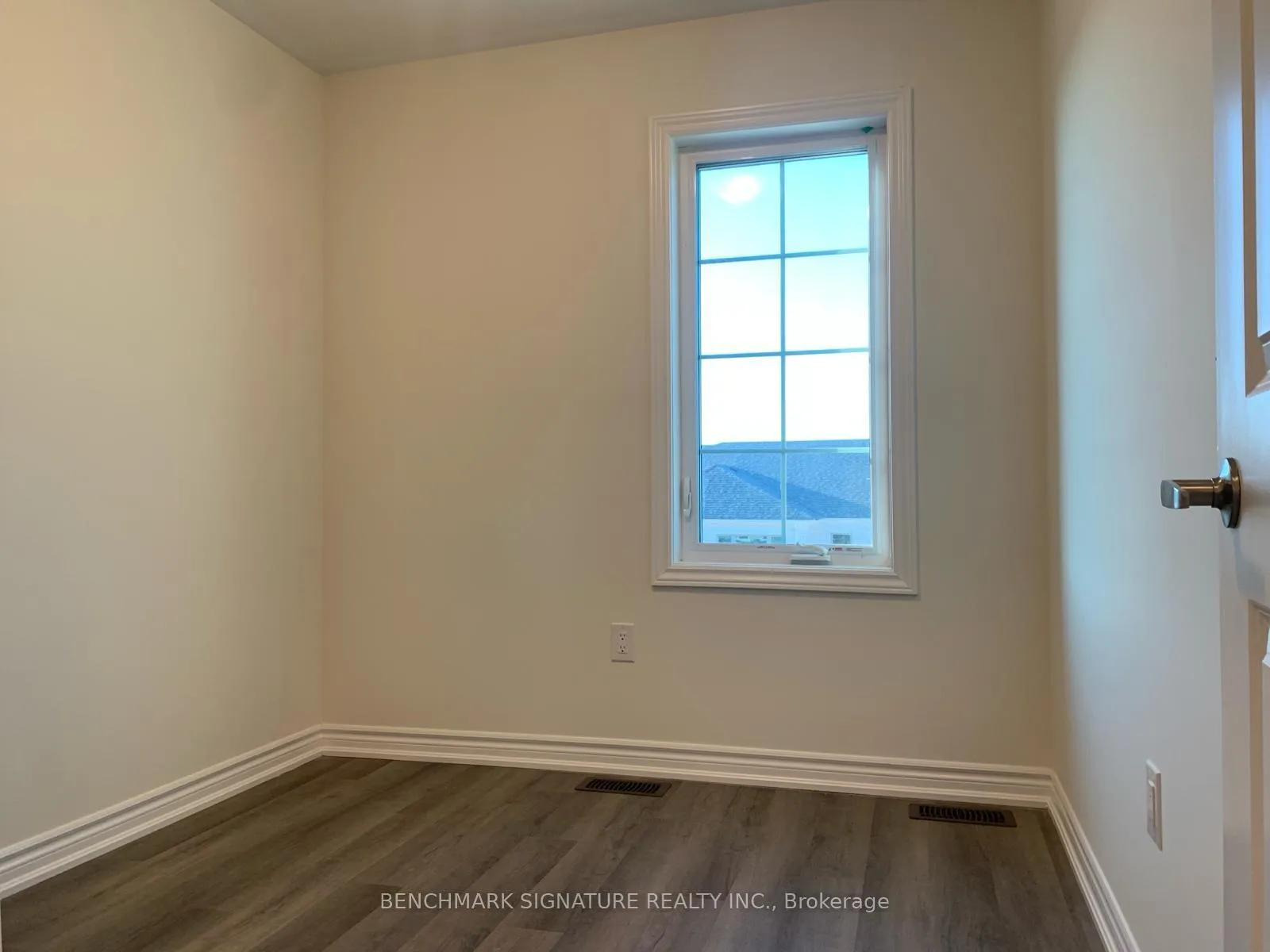 Photo 7 of 23 Thomas Frisby Jr Crescent, Markham, Victoria Square — HOMEH