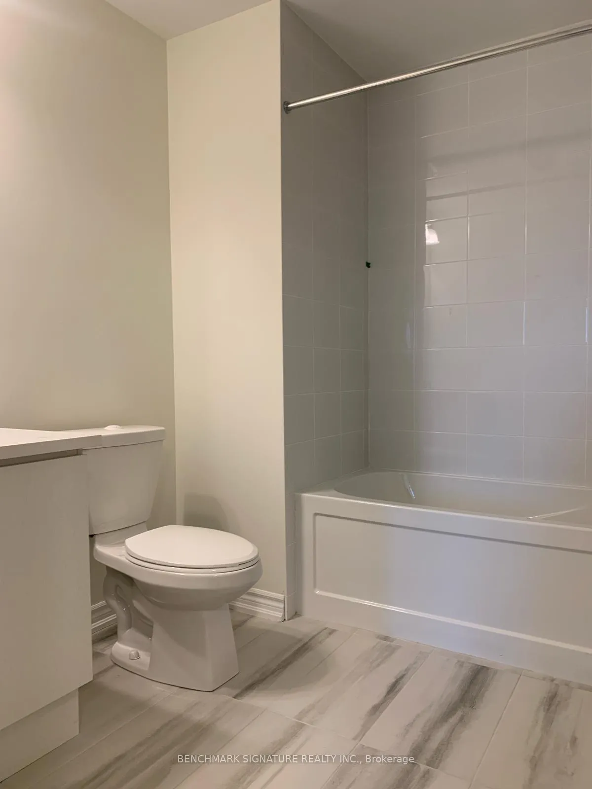 Photo 12 of 23 Thomas Frisby Jr Crescent, Markham, Victoria Square — HOMEH