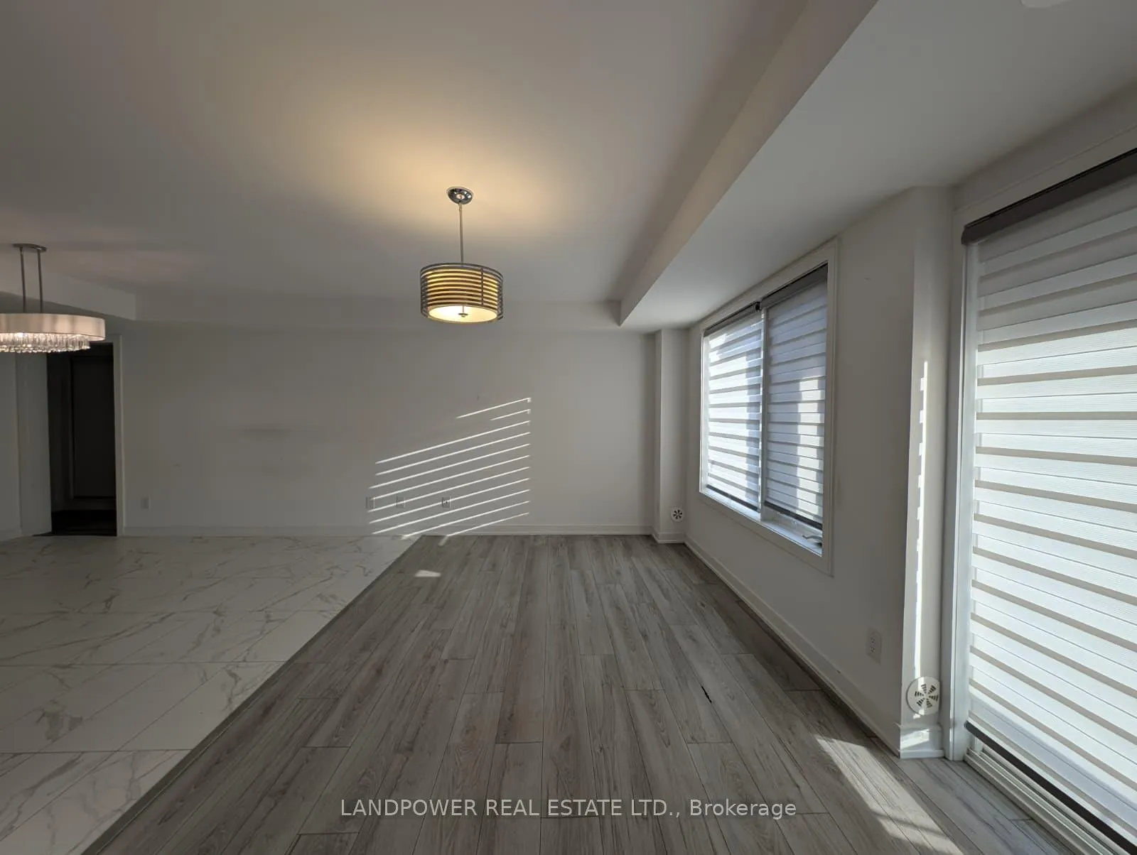 Photo 5 of 52 Appletree Lane, Barrie, Innis-Shore — HOMEH
