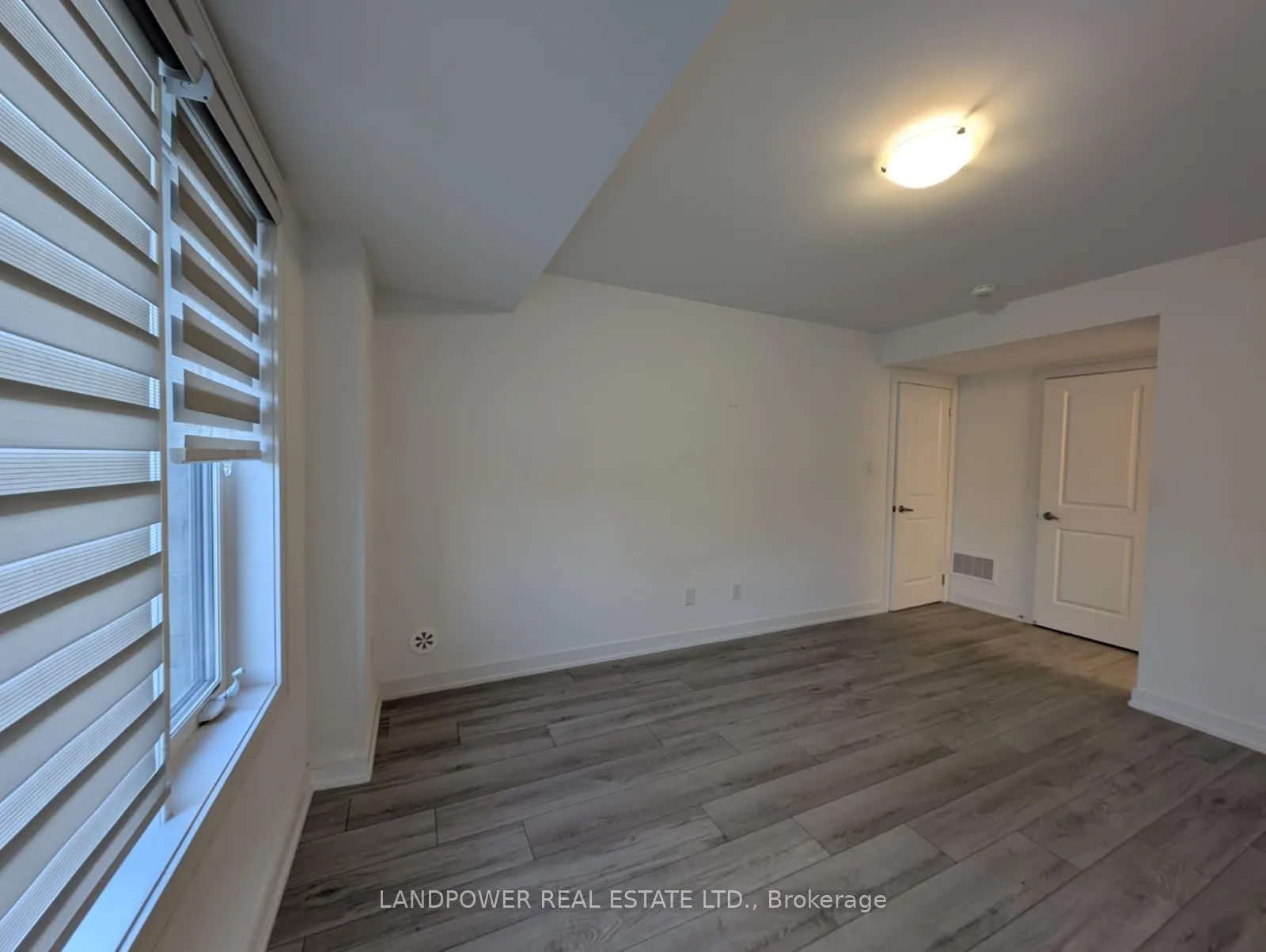 Photo 12 of 52 Appletree Lane, Barrie, Innis-Shore — HOMEH