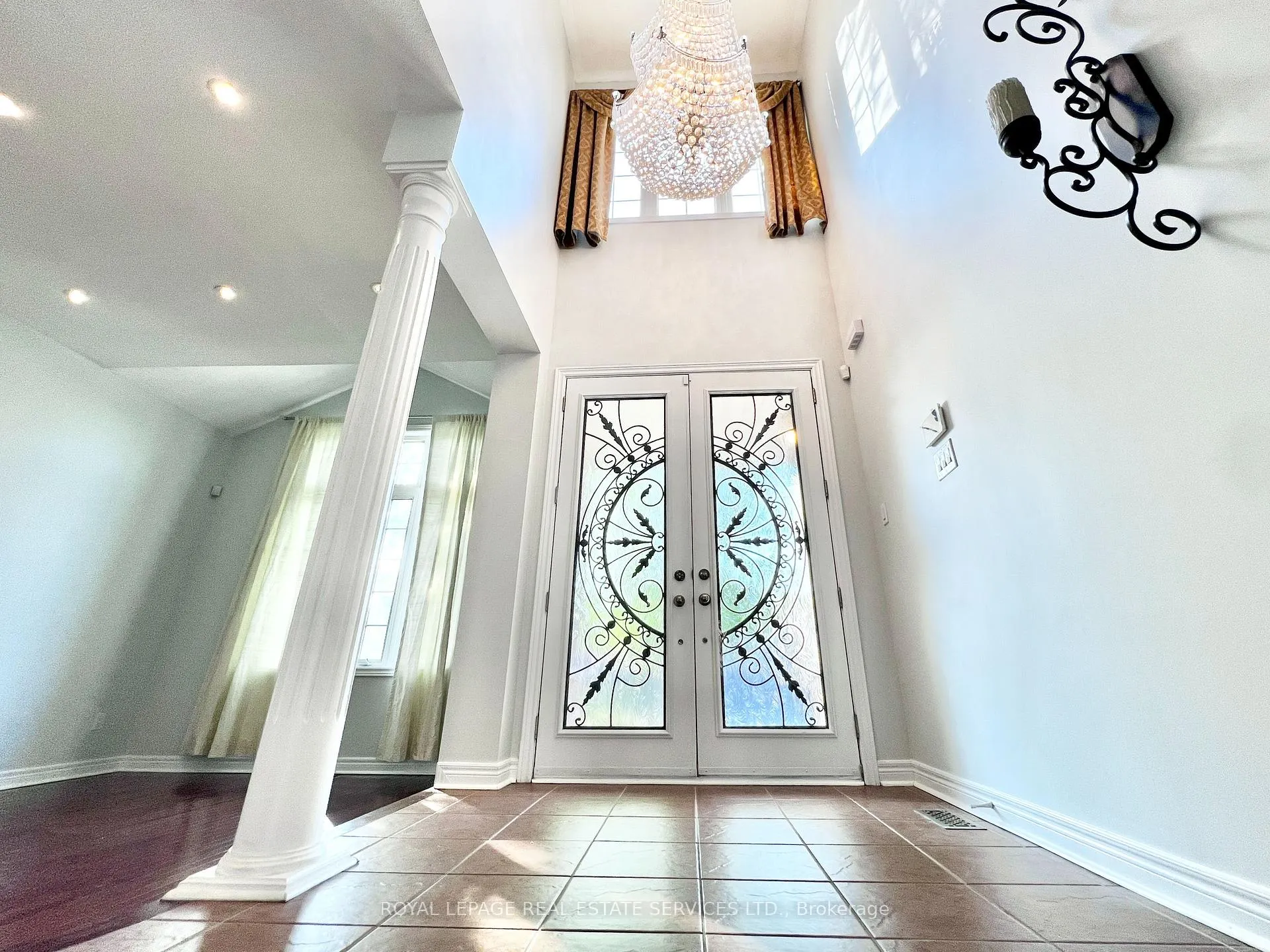 Photo 5 of 3306 Fox Run Circle, Oakville, Bronte — HOMEH