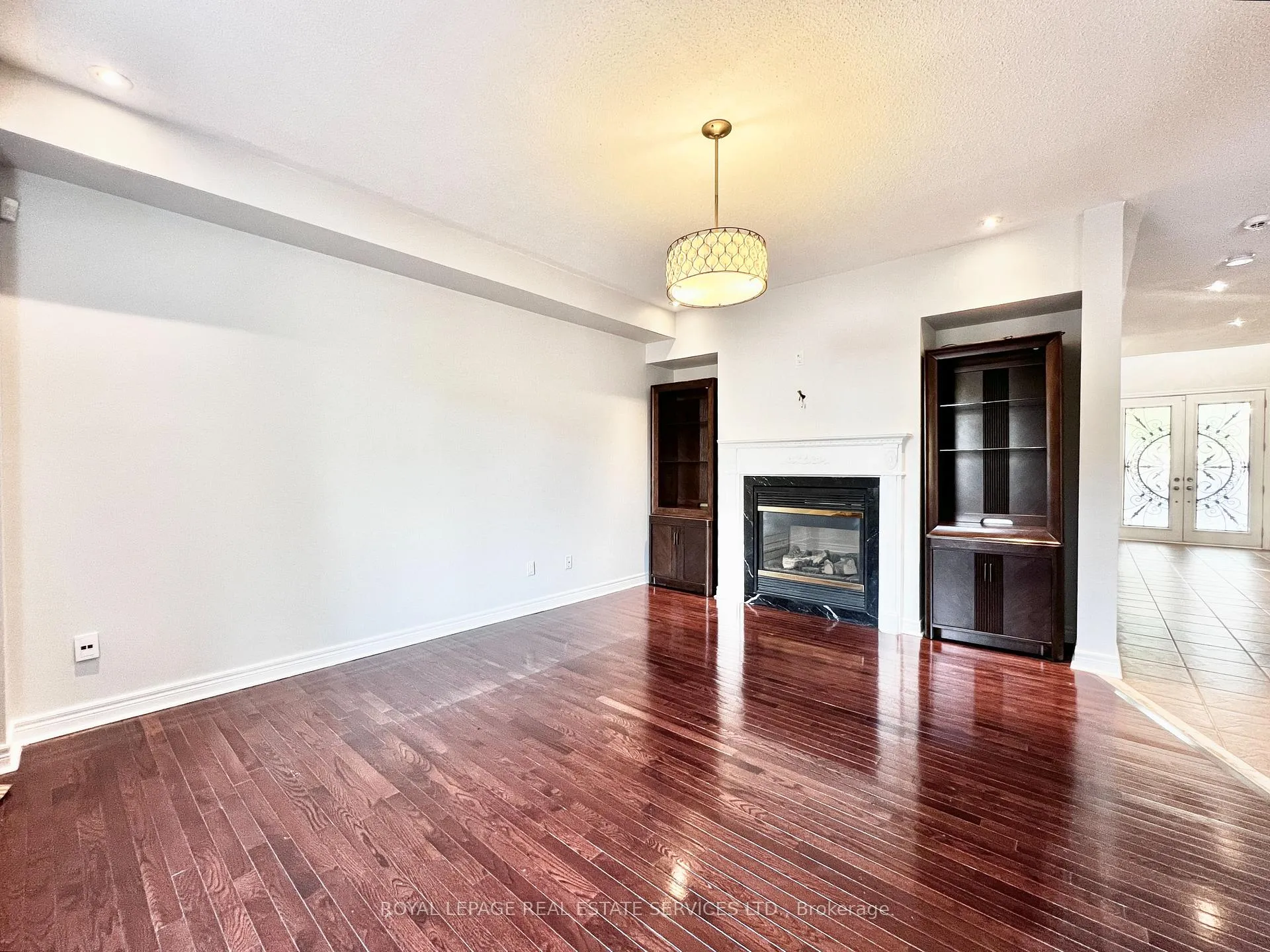 Photo 10 of 3306 Fox Run Circle, Oakville, Bronte — HOMEH