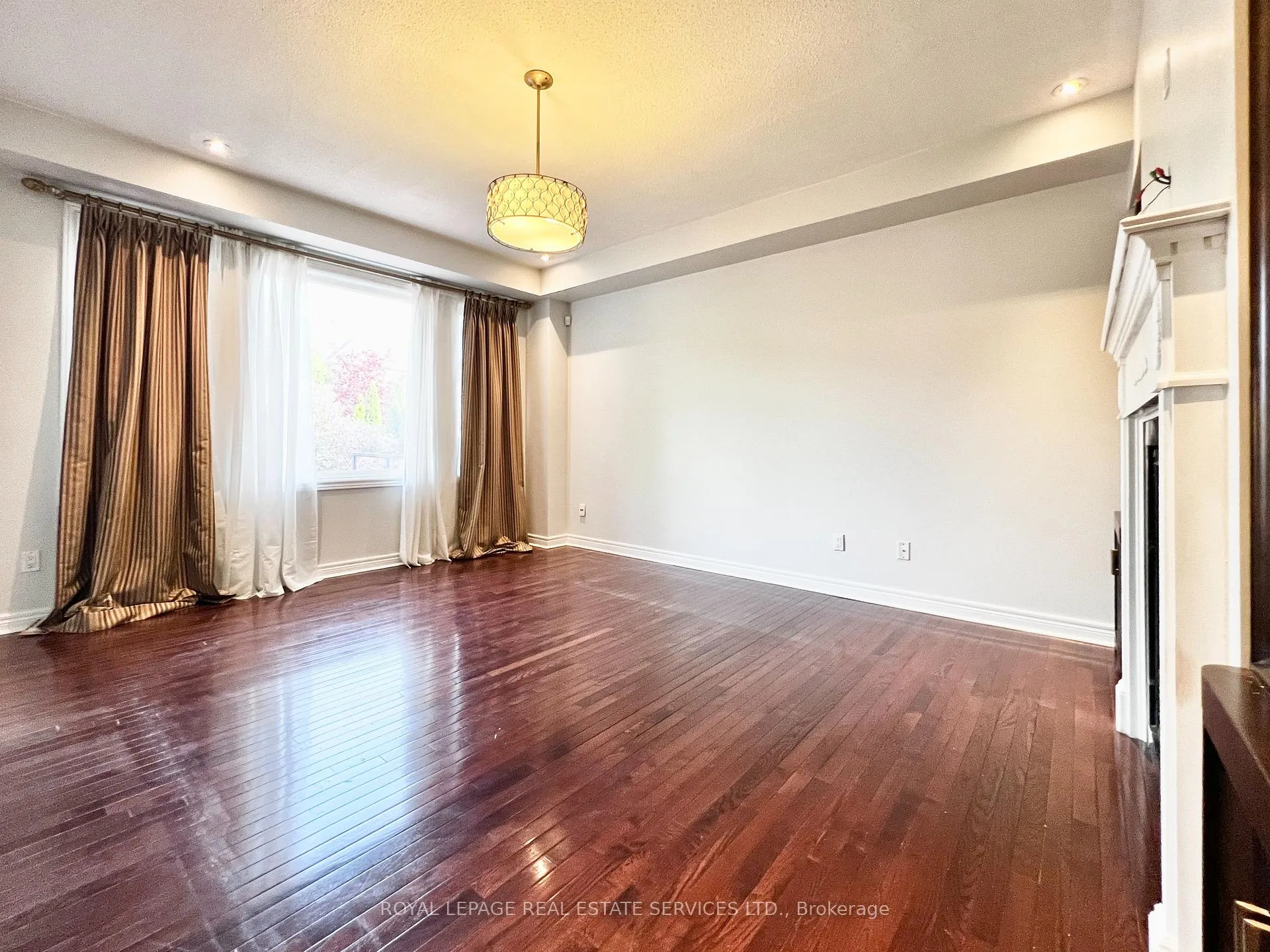 Photo 11 of 3306 Fox Run Circle, Oakville, Bronte — HOMEH