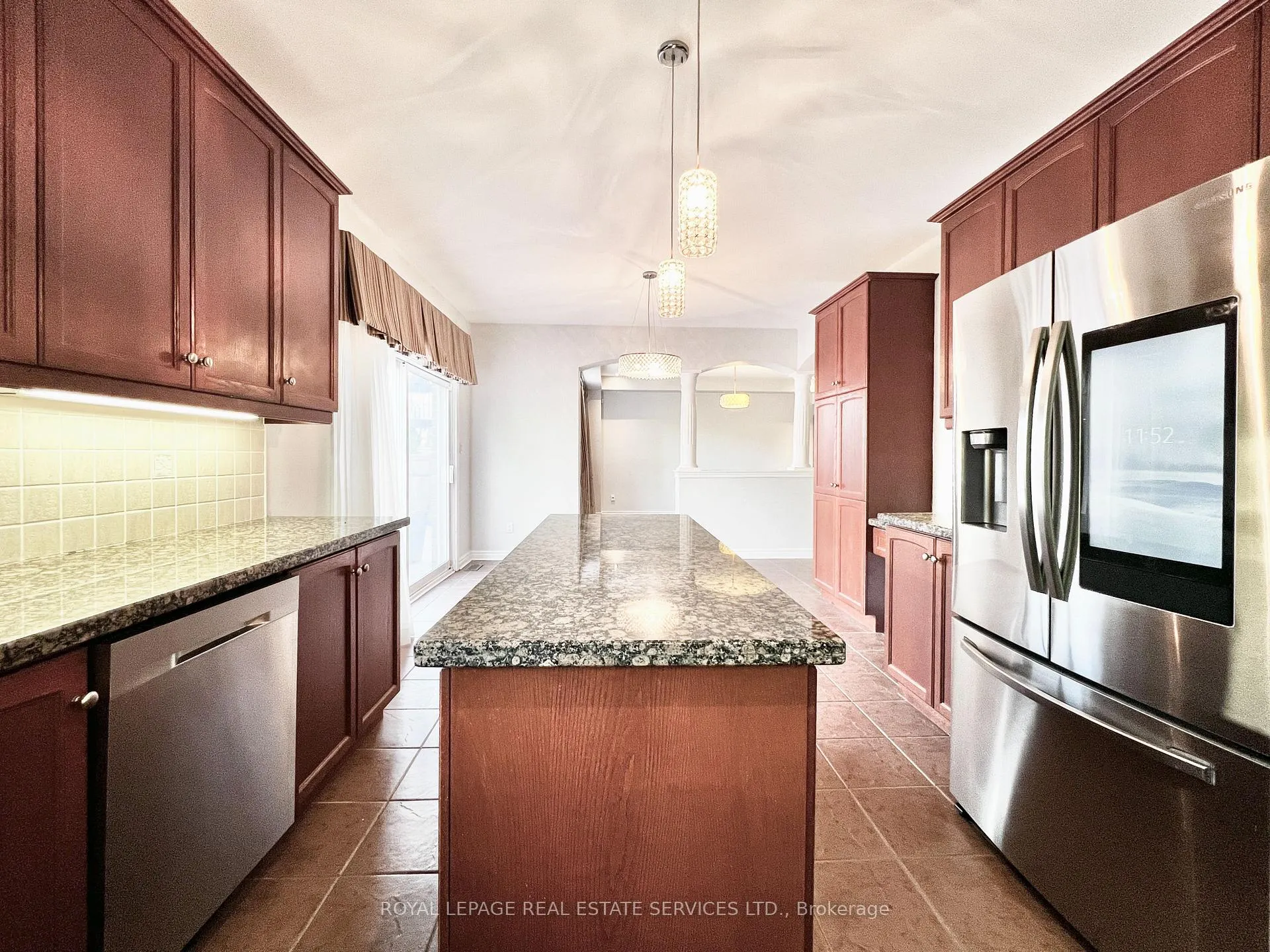 Photo 14 of 3306 Fox Run Circle, Oakville, Bronte — HOMEH