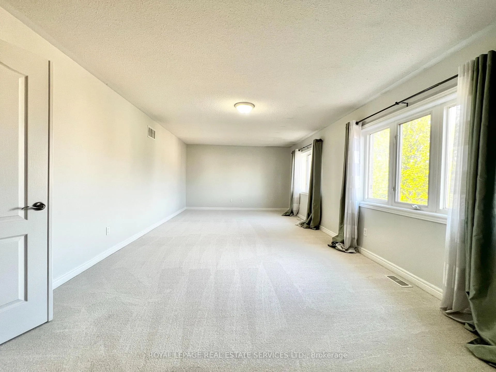 Photo 26 of 3306 Fox Run Circle, Oakville, Bronte — HOMEH