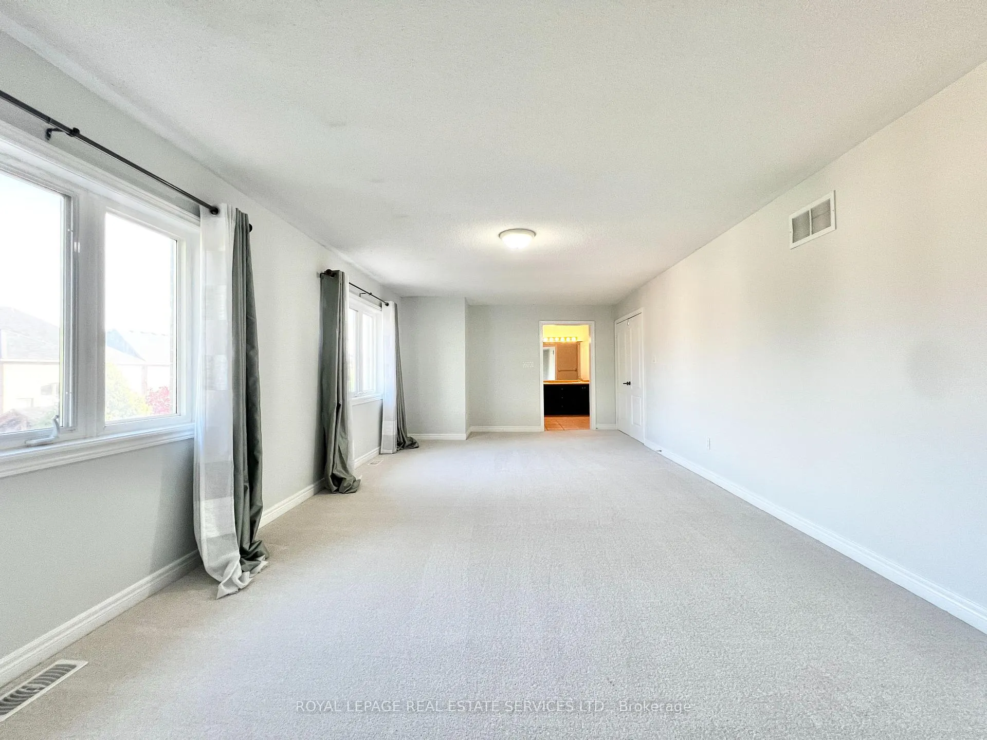 Photo 27 of 3306 Fox Run Circle, Oakville, Bronte — HOMEH