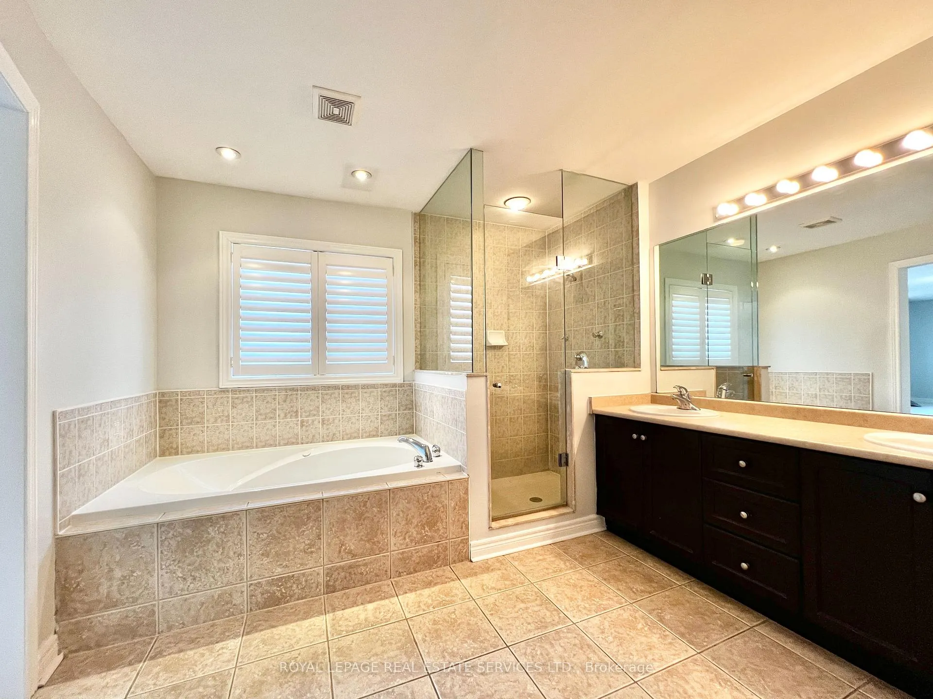 Photo 28 of 3306 Fox Run Circle, Oakville, Bronte — HOMEH