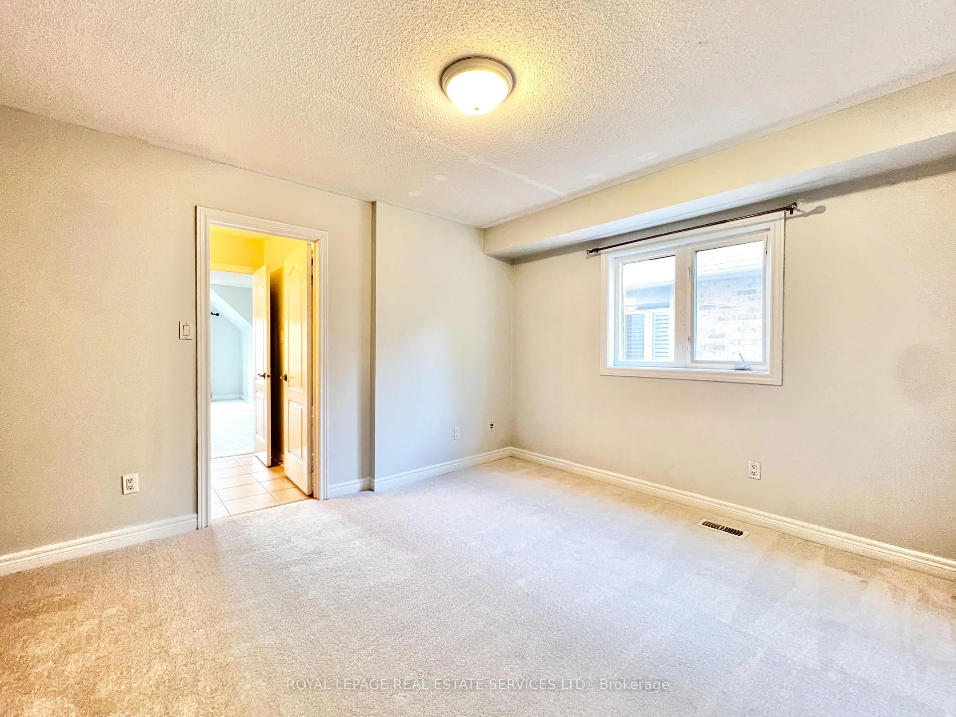Photo 31 of 3306 Fox Run Circle, Oakville, Bronte — HOMEH