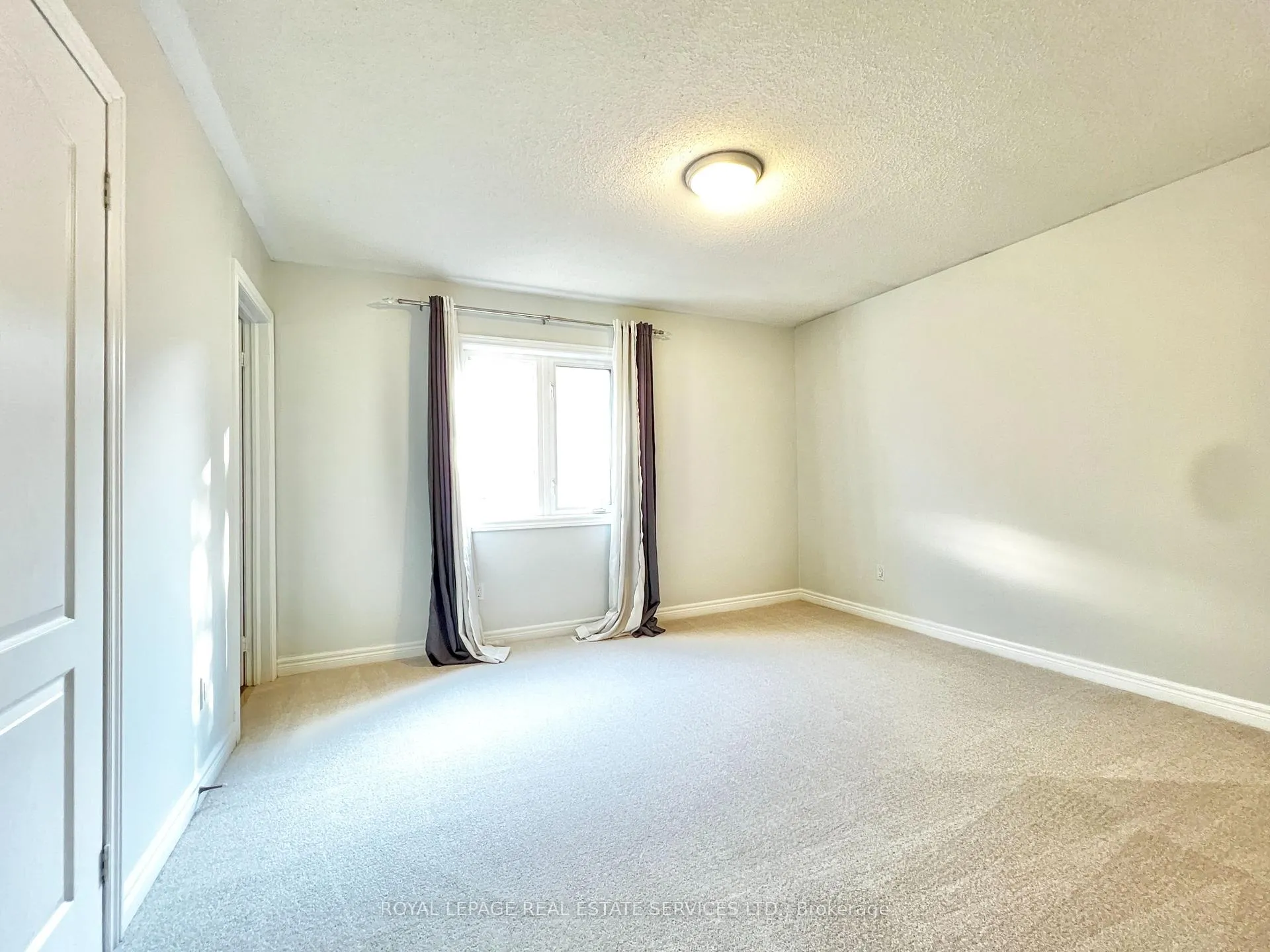 Photo 38 of 3306 Fox Run Circle, Oakville, Bronte — HOMEH