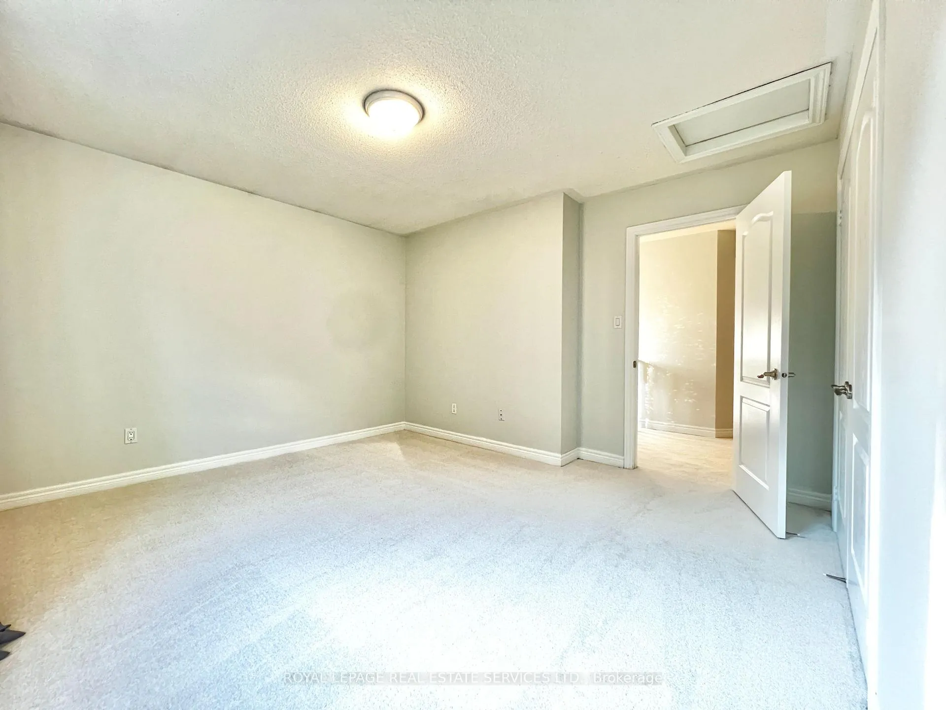 Photo 40 of 3306 Fox Run Circle, Oakville, Bronte — HOMEH
