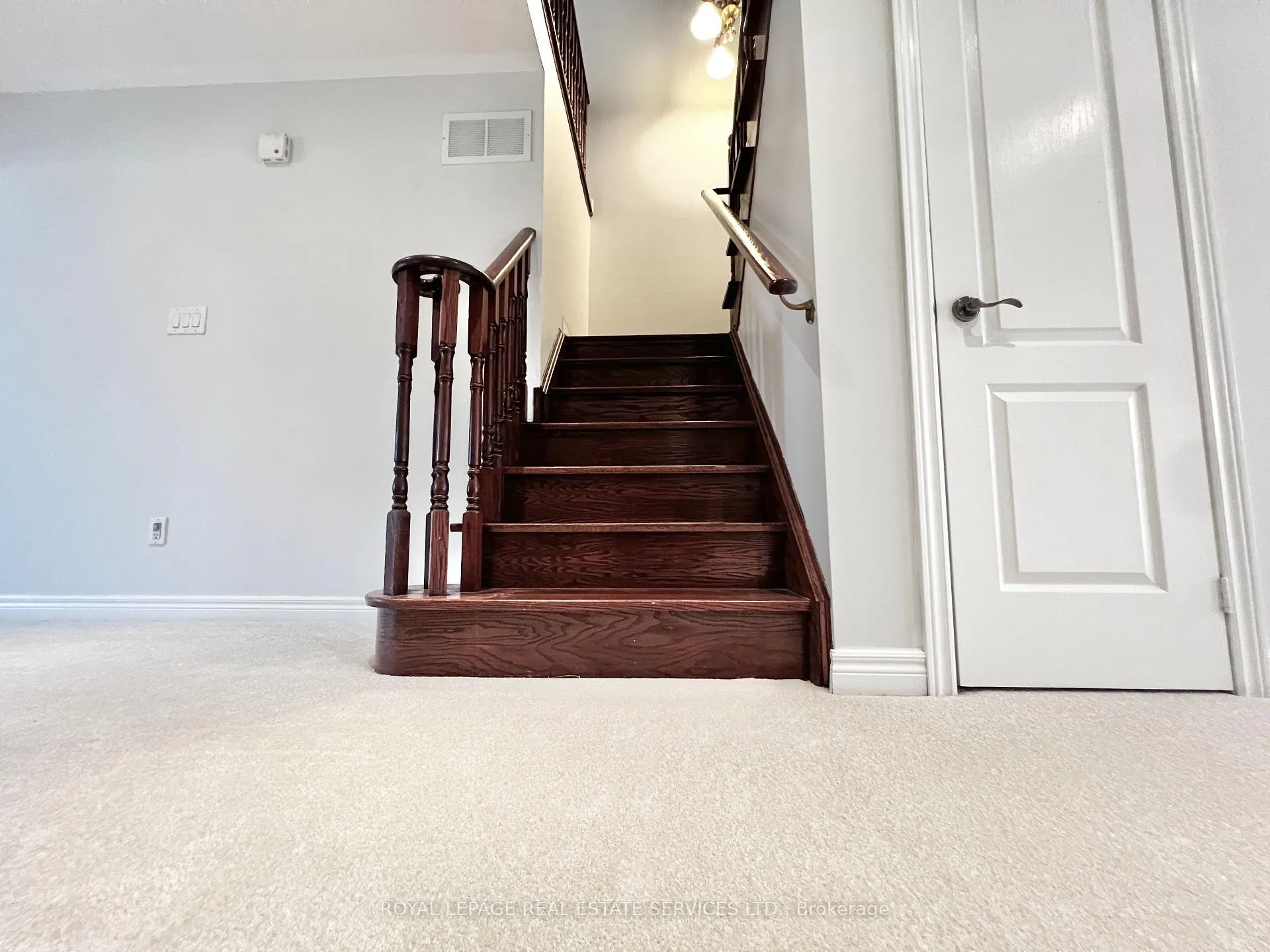 Photo 42 of 3306 Fox Run Circle, Oakville, Bronte — HOMEH