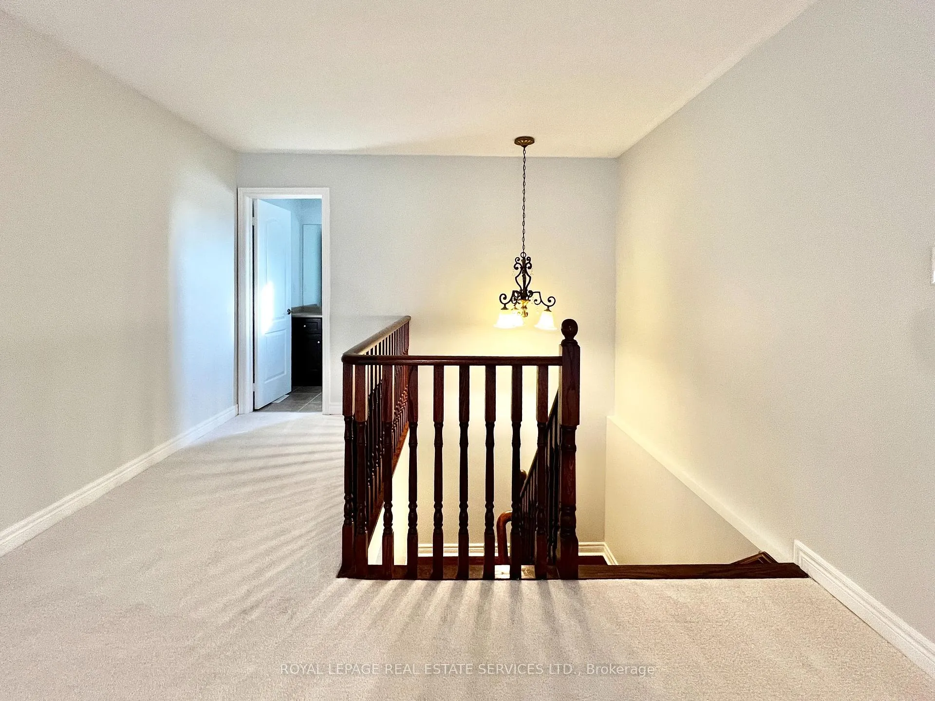 Photo 43 of 3306 Fox Run Circle, Oakville, Bronte — HOMEH