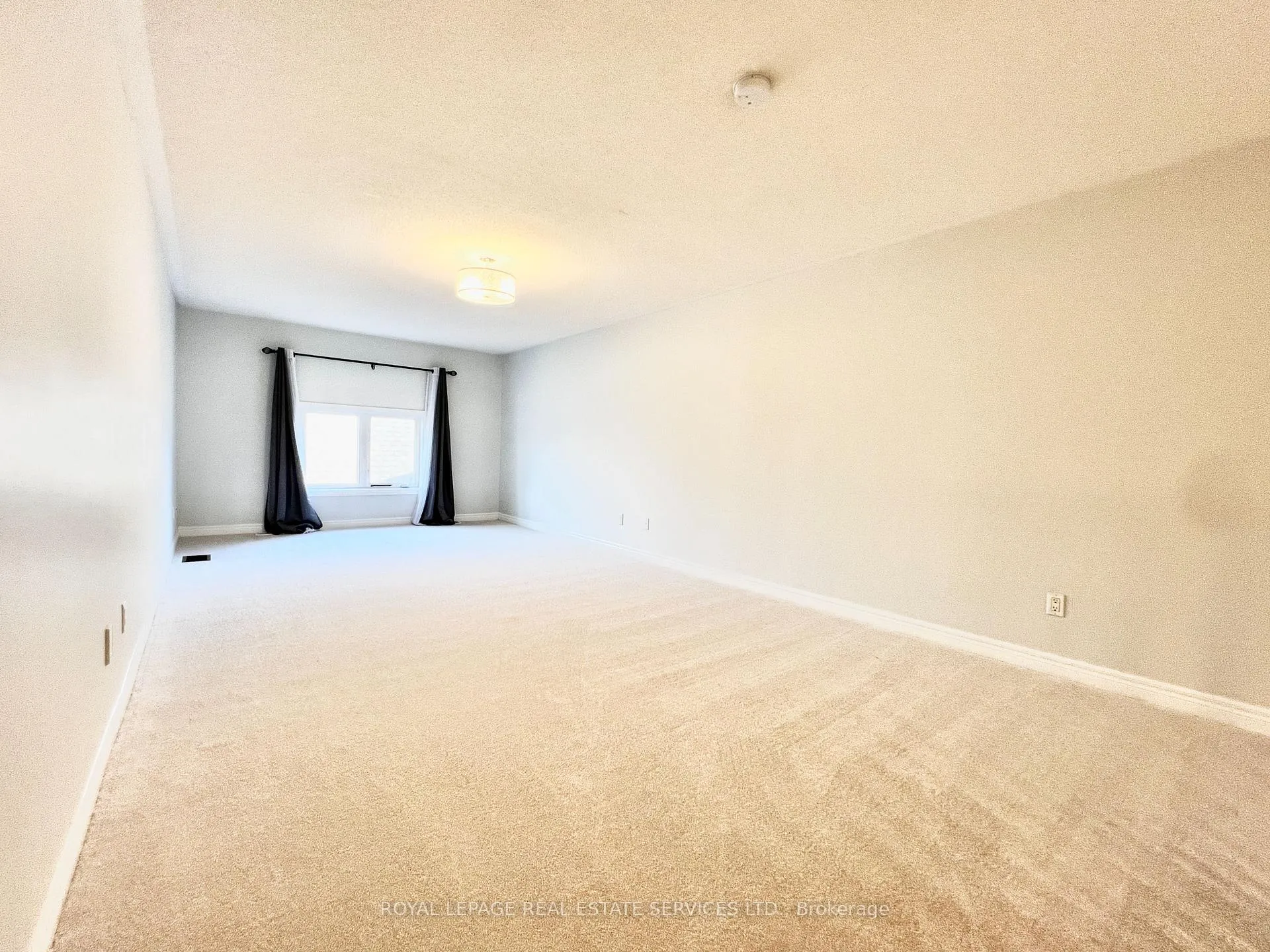 Photo 44 of 3306 Fox Run Circle, Oakville, Bronte — HOMEH