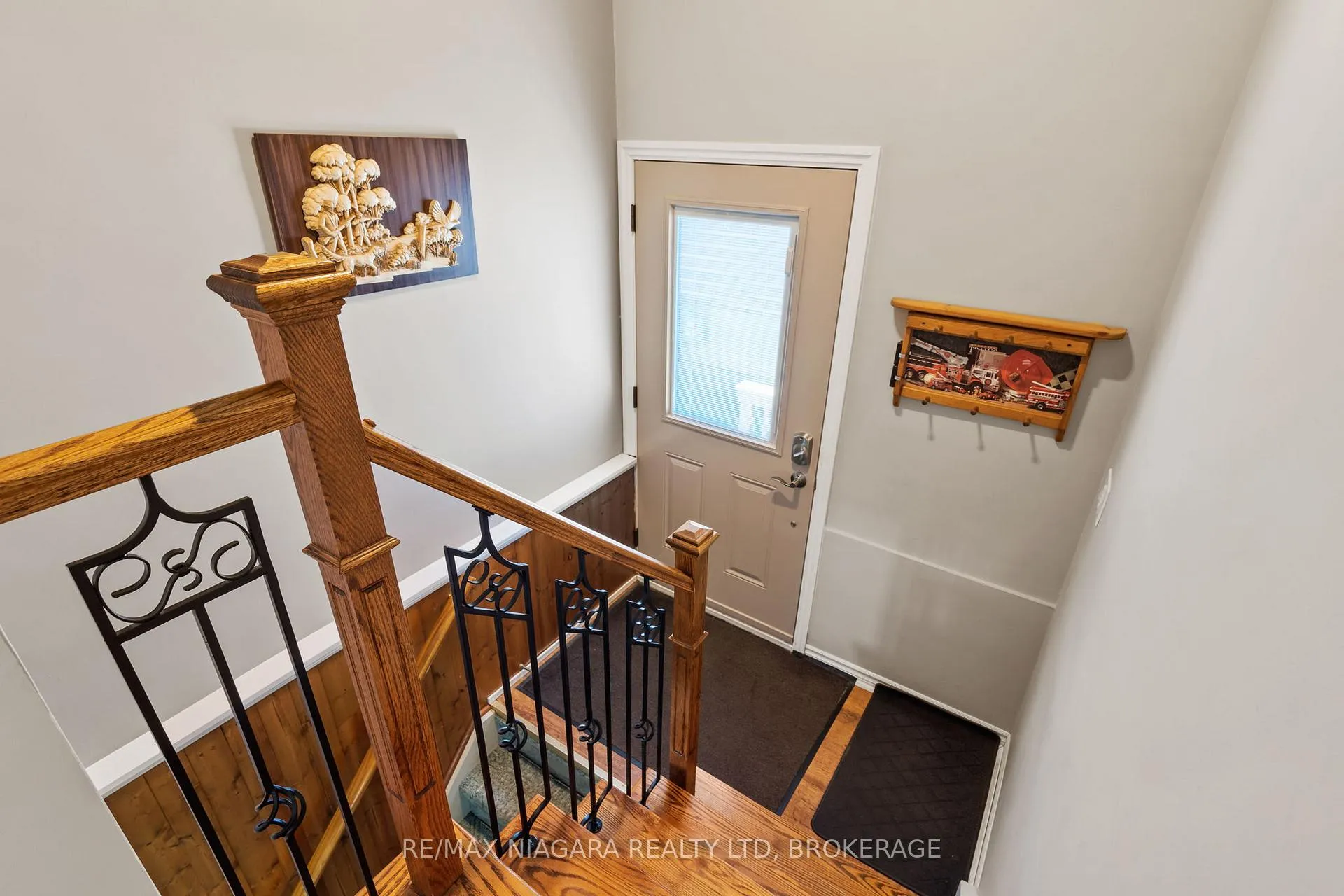Photo 16 of 17 Sheba Crescent, Port Colborne, Main Street — HOMEH