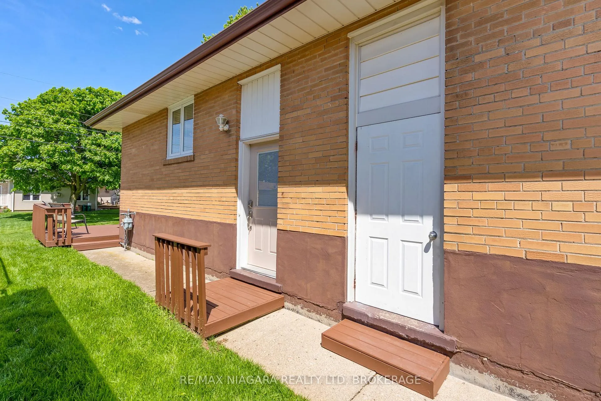 Photo 26 of 17 Sheba Crescent, Port Colborne, Main Street — HOMEH