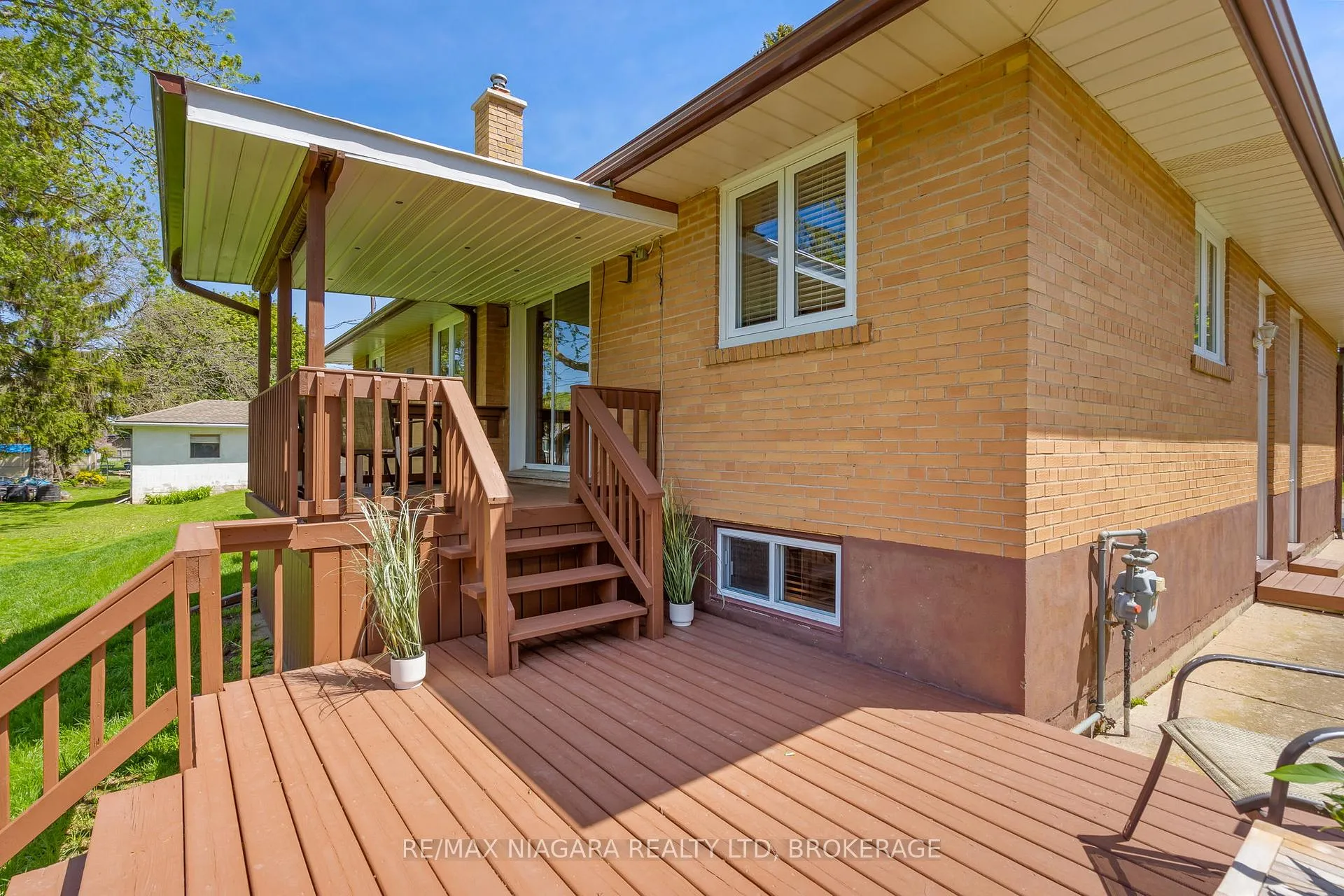 Photo 28 of 17 Sheba Crescent, Port Colborne, Main Street — HOMEH