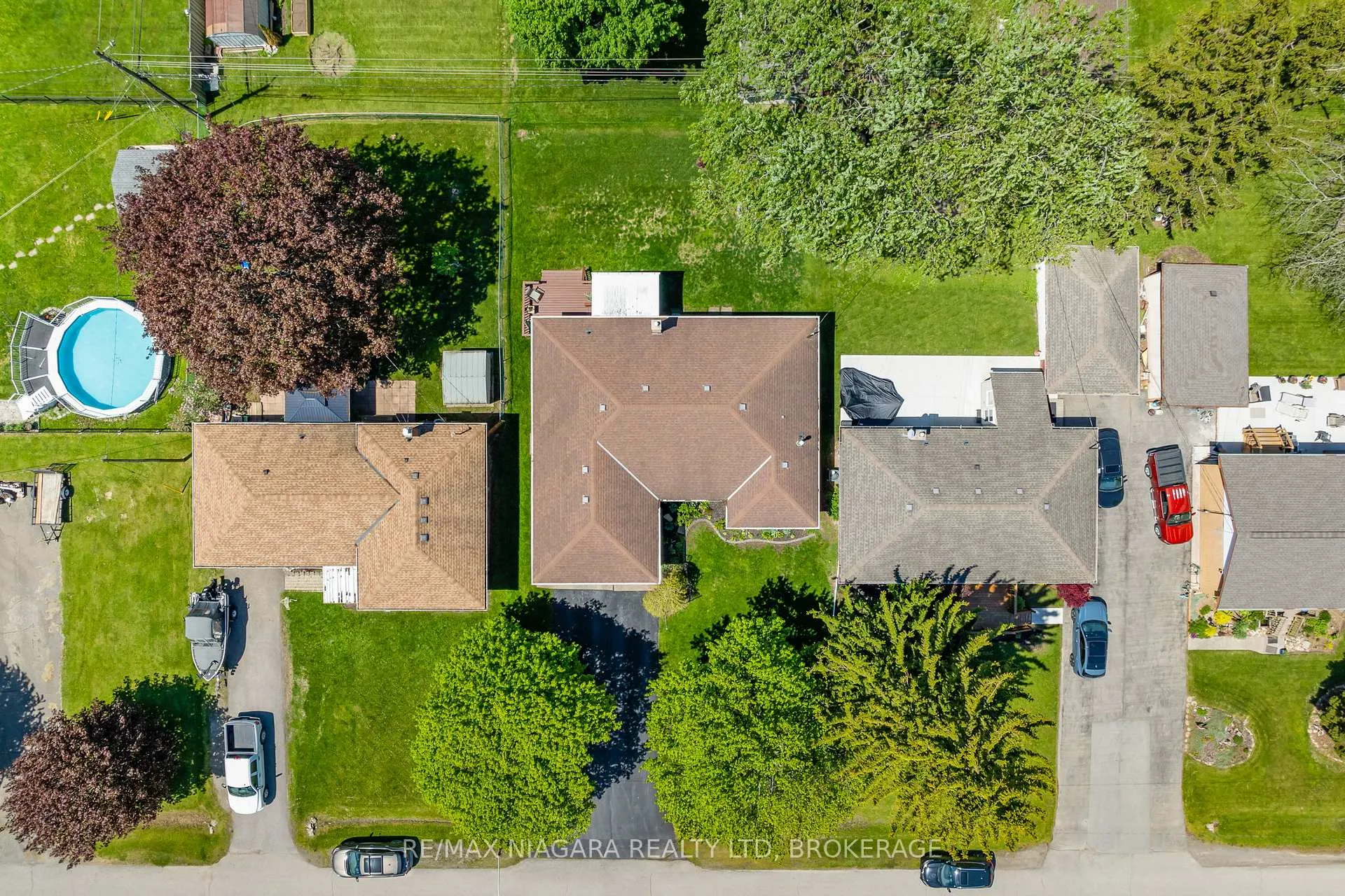 Photo 34 of 17 Sheba Crescent, Port Colborne, Main Street — HOMEH