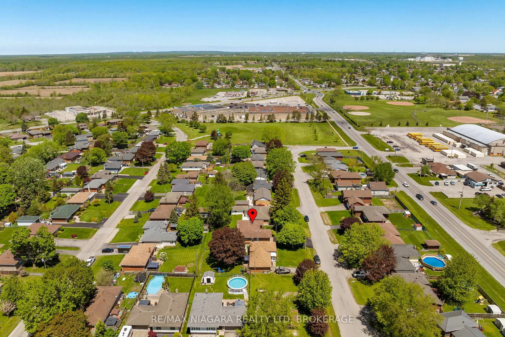 Photo 37 of 17 Sheba Crescent, Port Colborne, Main Street — HOMEH