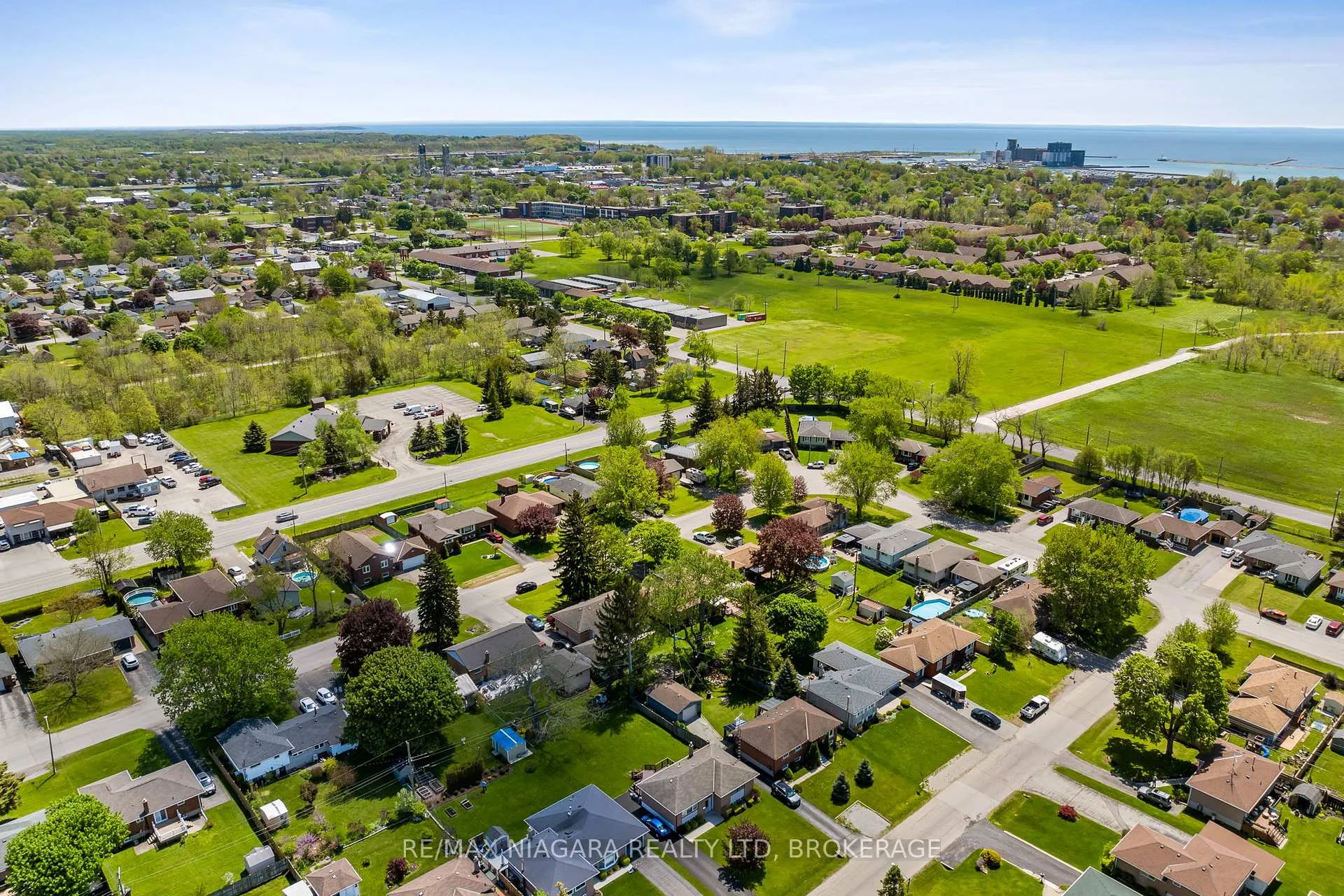 Photo 42 of 17 Sheba Crescent, Port Colborne, Main Street — HOMEH