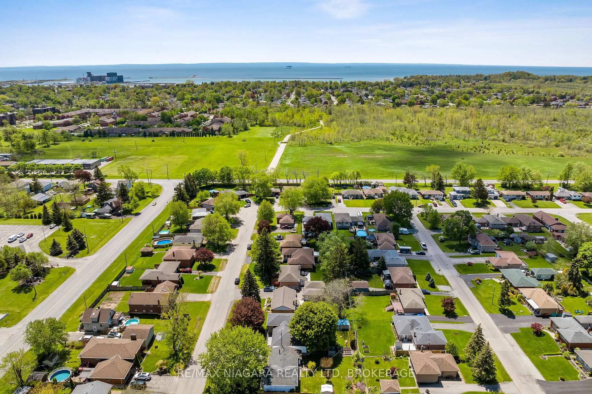 Photo 44 of 17 Sheba Crescent, Port Colborne, Main Street — HOMEH