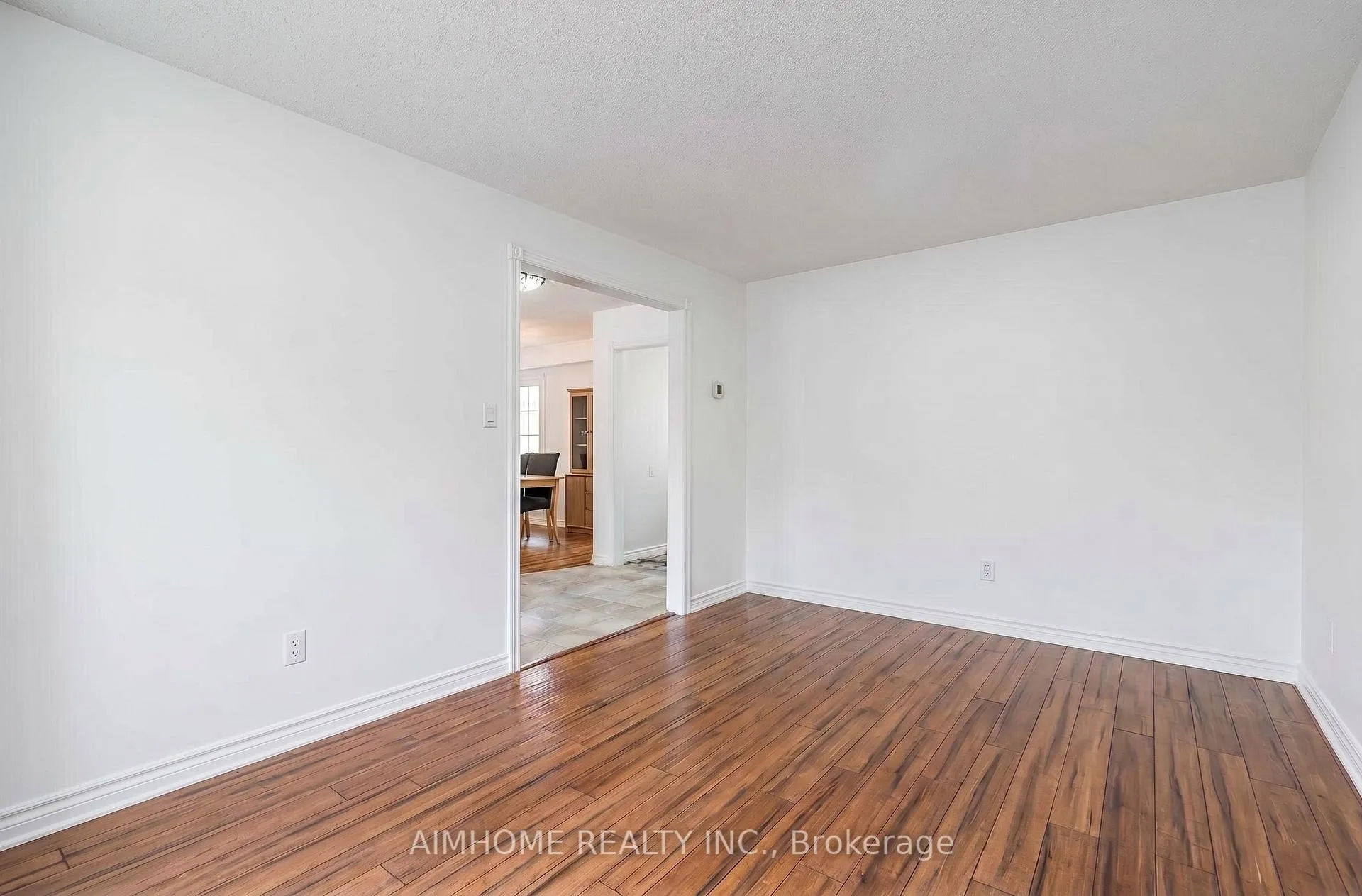 Photo 7 of 108 Floribunda Crescent, Brampton, Bramalea West Industrial — HOMEH