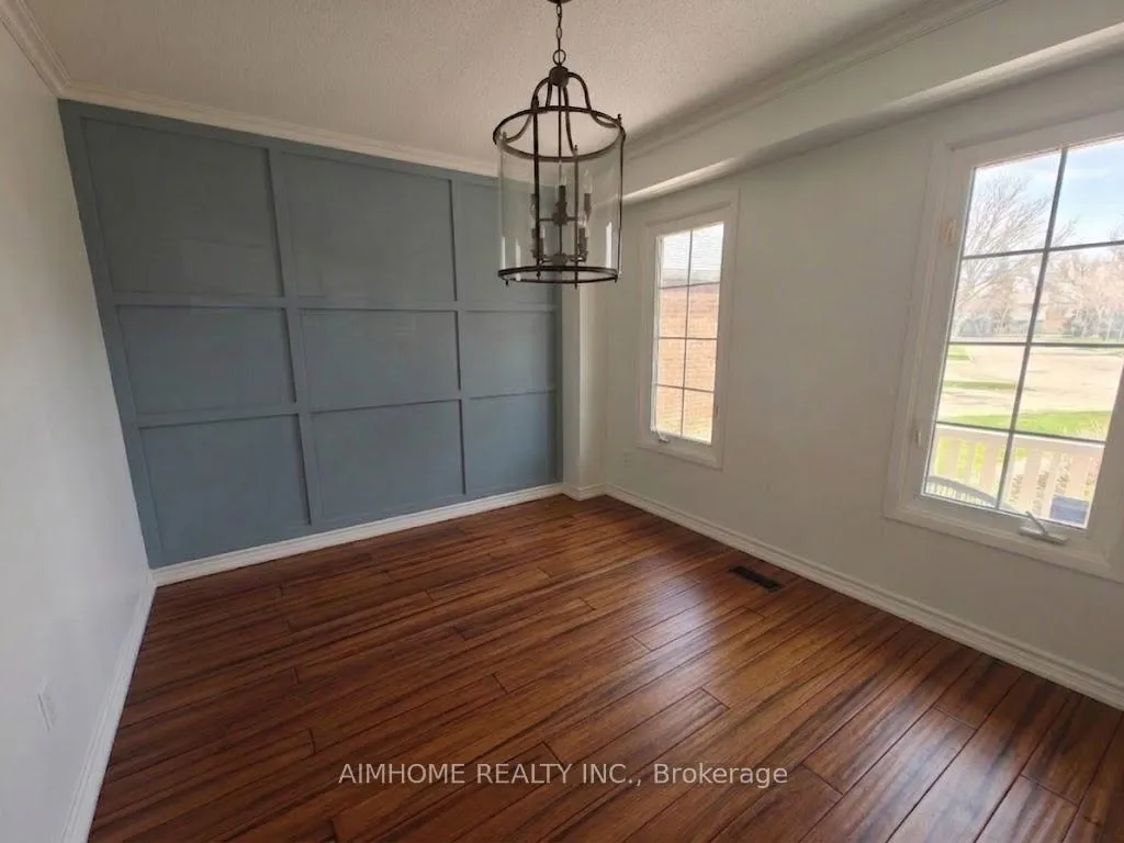 Photo 8 of 108 Floribunda Crescent, Brampton, Bramalea West Industrial — HOMEH