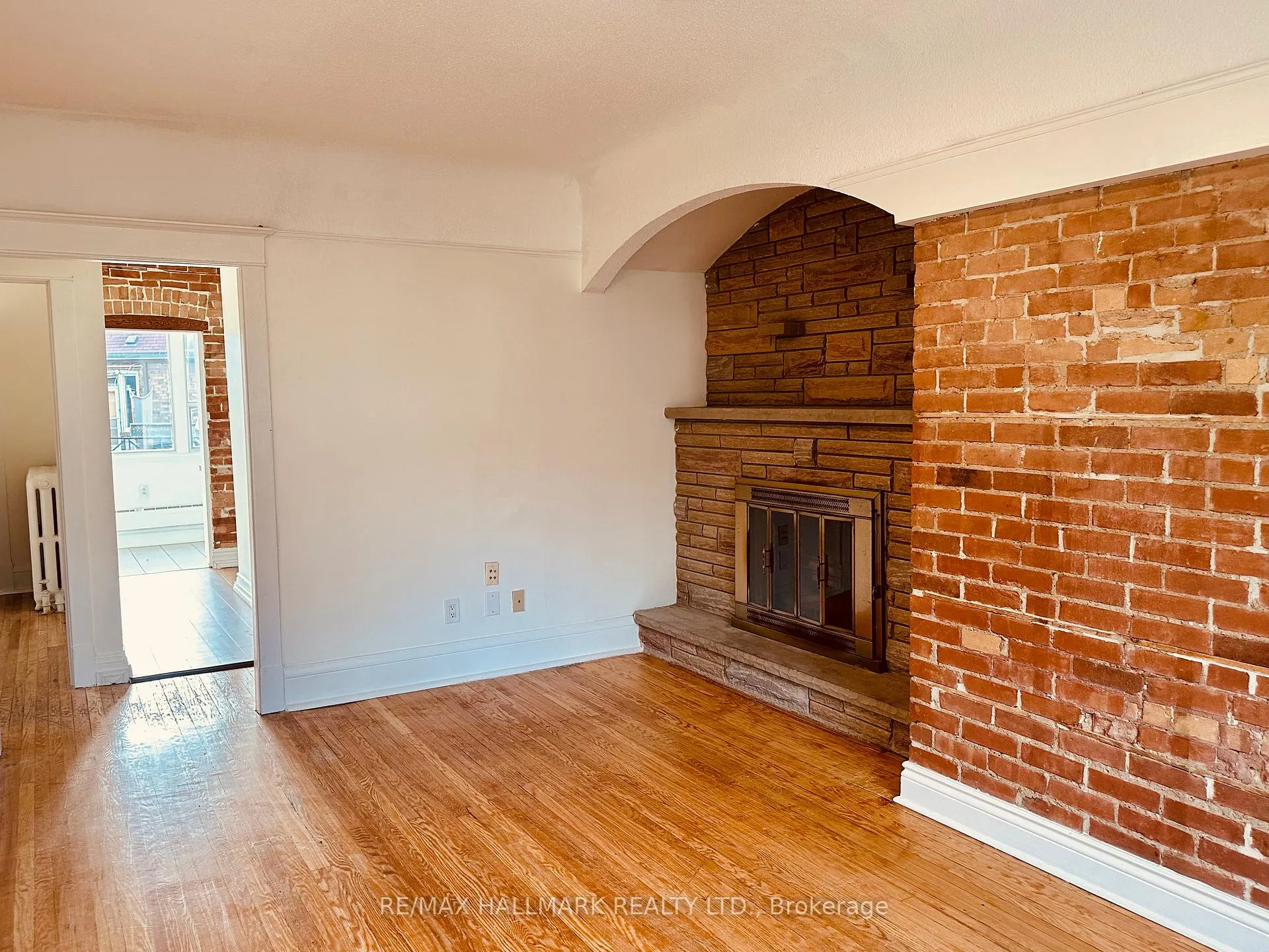 Photo 2 of Unit 4, 20 Triller Avenue, Toronto, South Parkdale — HOMEH