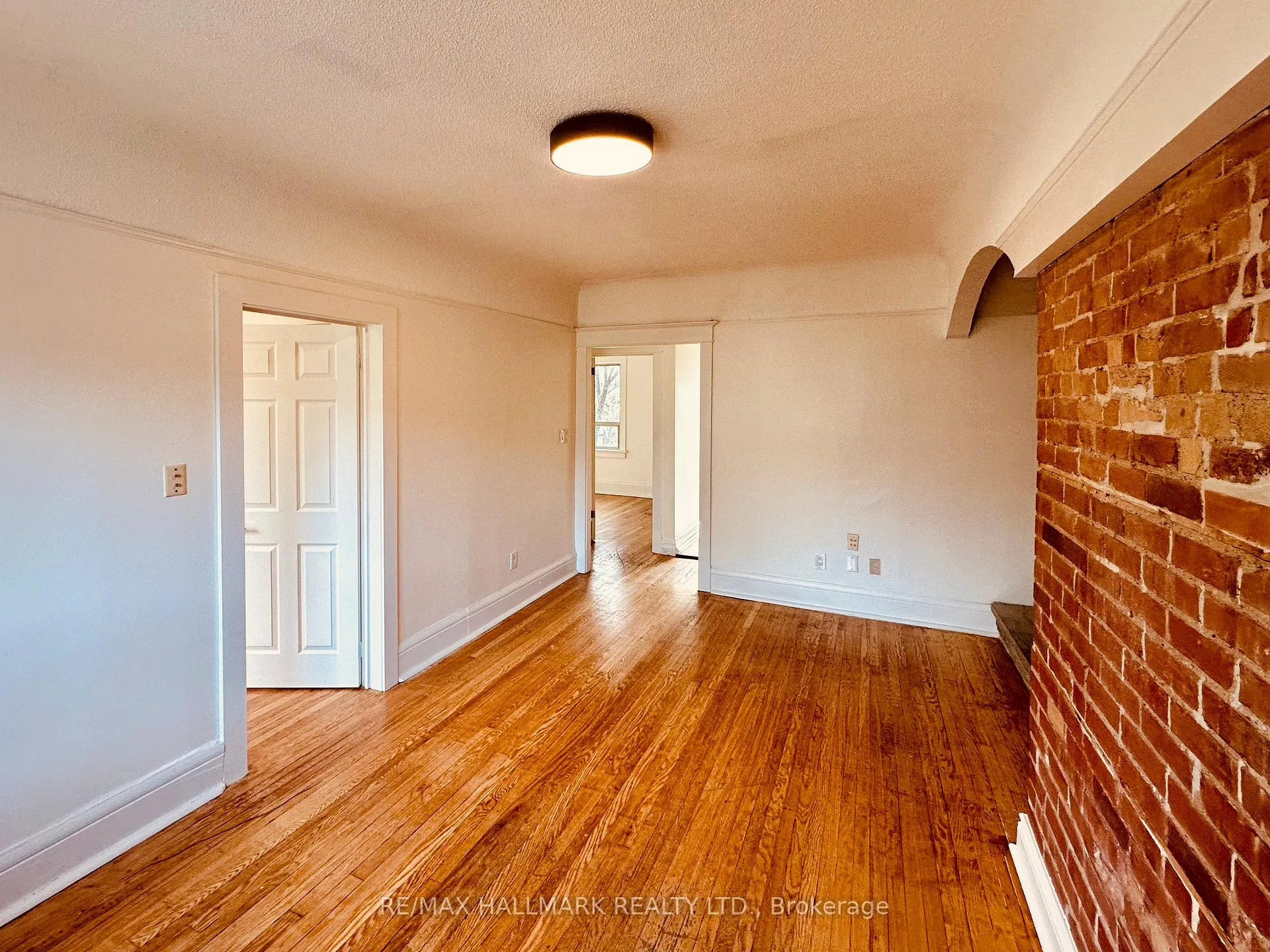 Photo 4 of Unit 4, 20 Triller Avenue, Toronto, South Parkdale — HOMEH