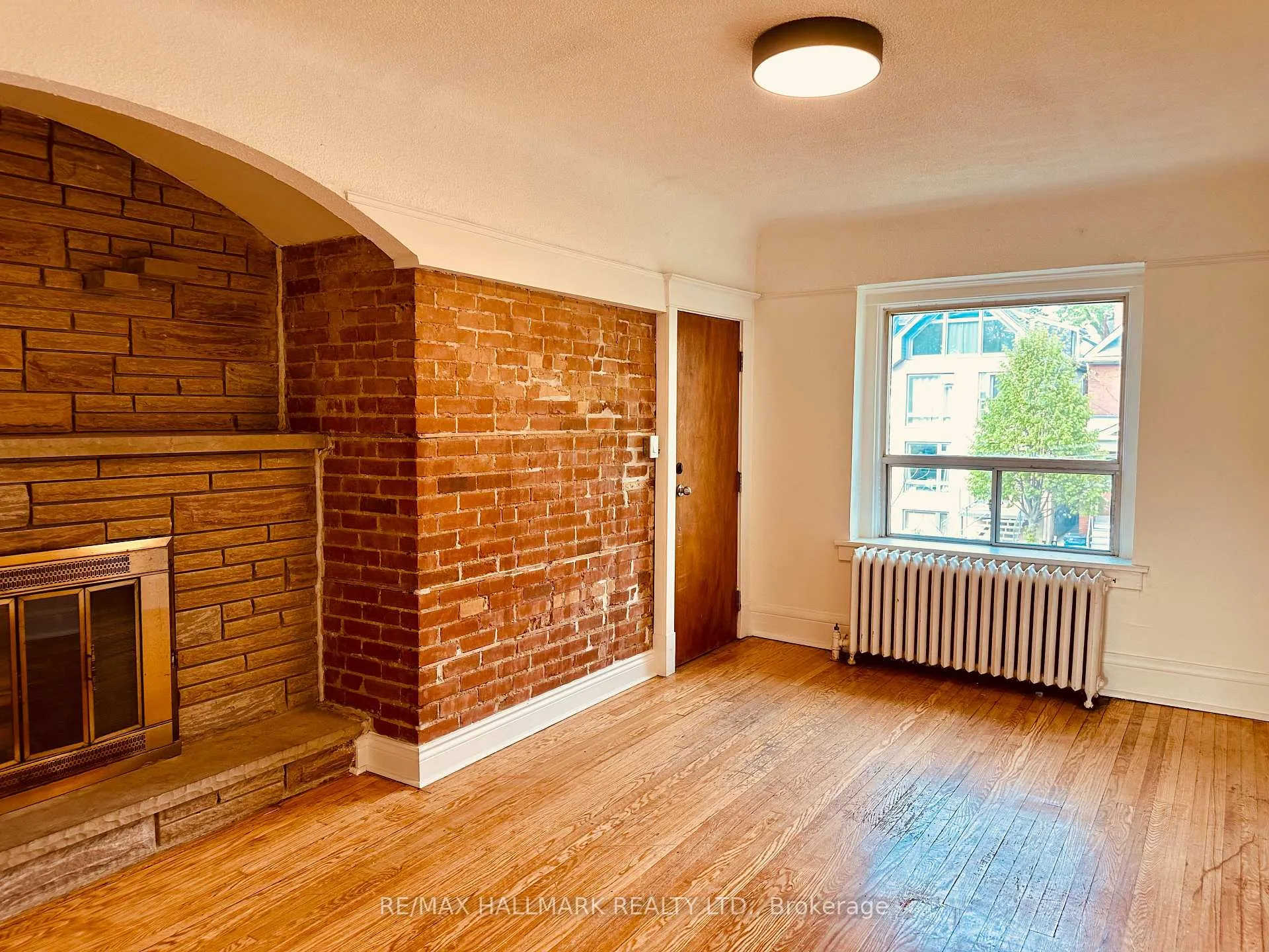 Photo 5 of Unit 4, 20 Triller Avenue, Toronto, South Parkdale — HOMEH