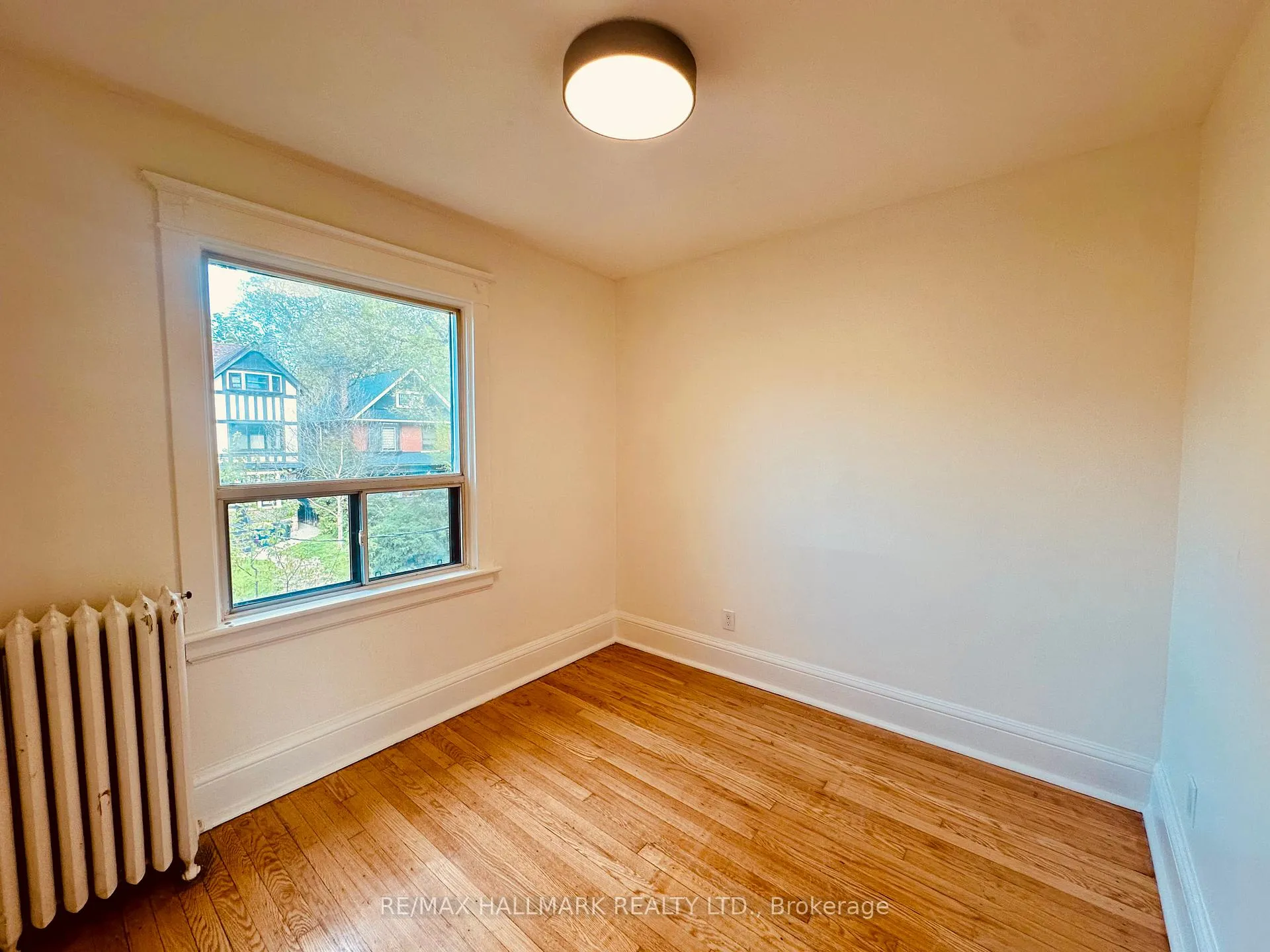 Photo 7 of Unit 4, 20 Triller Avenue, Toronto, South Parkdale — HOMEH