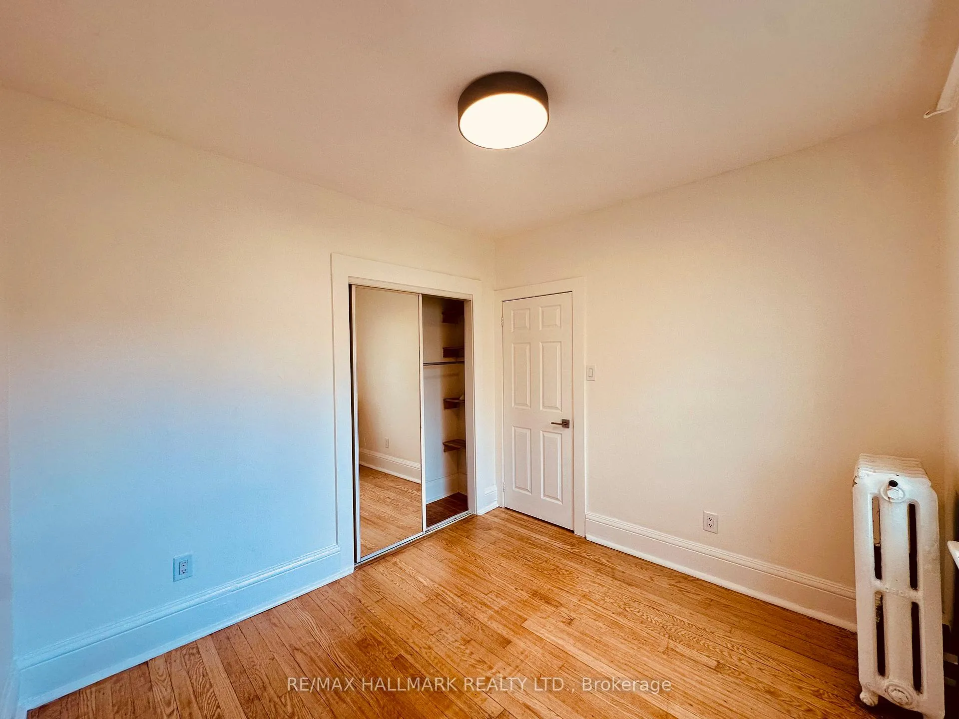 Photo 8 of Unit 4, 20 Triller Avenue, Toronto, South Parkdale — HOMEH